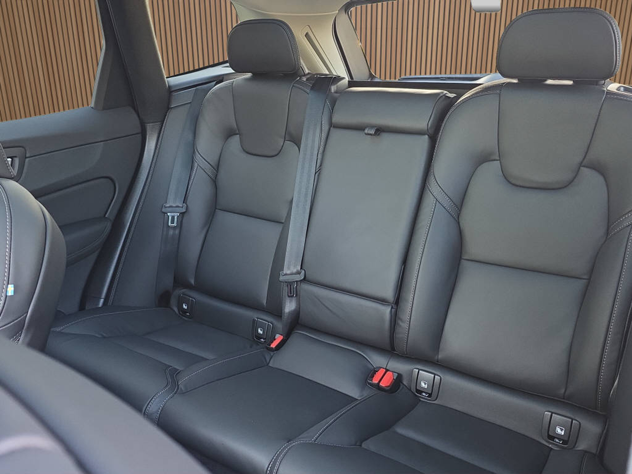 listing desktop thumbnail image 14