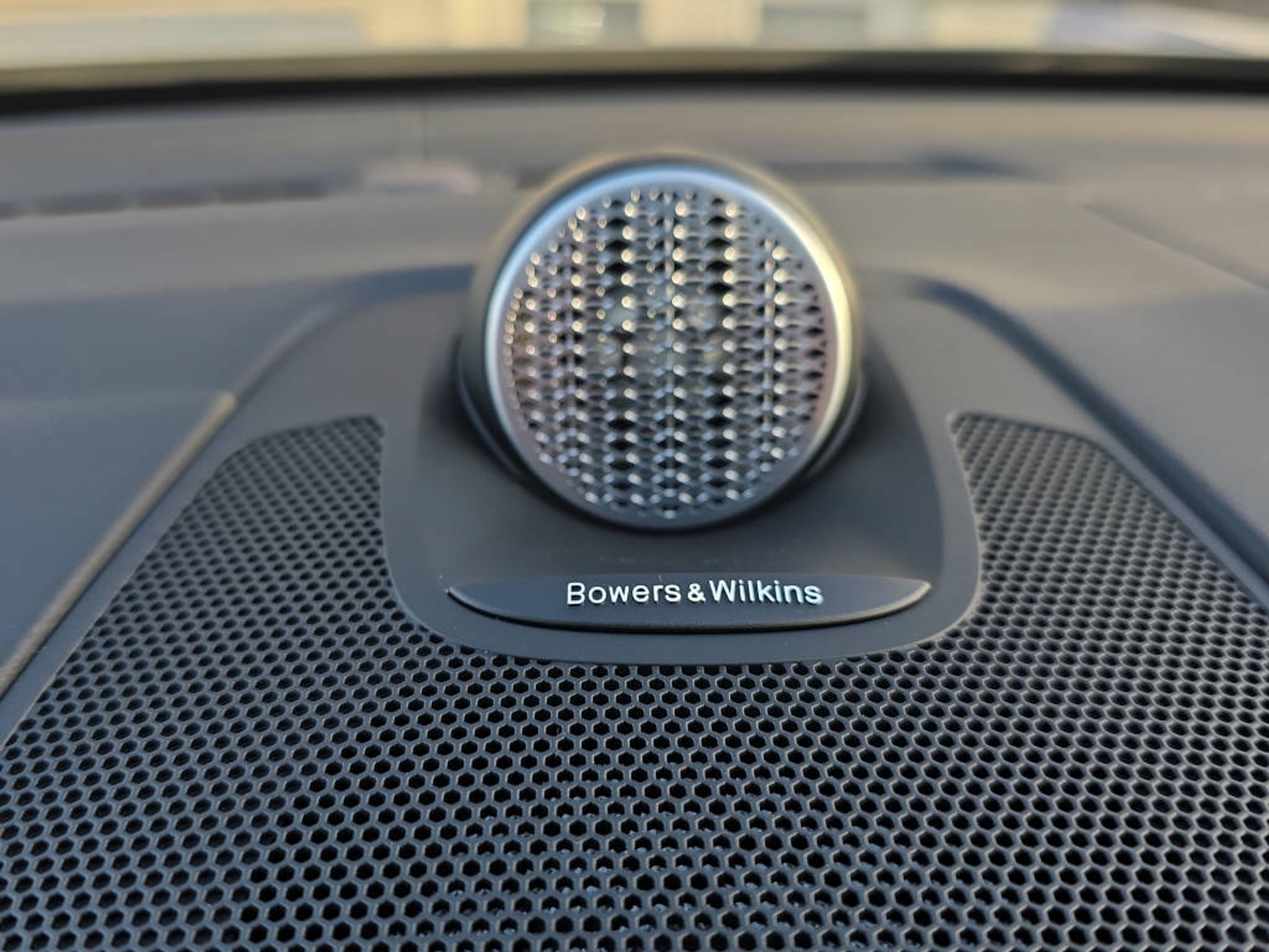 listing desktop thumbnail image 25