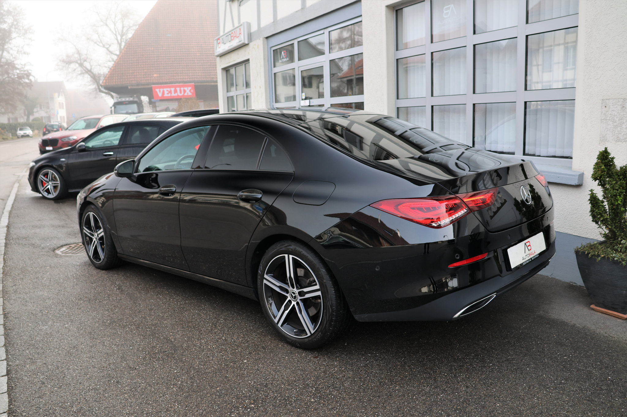 listing desktop thumbnail image 6