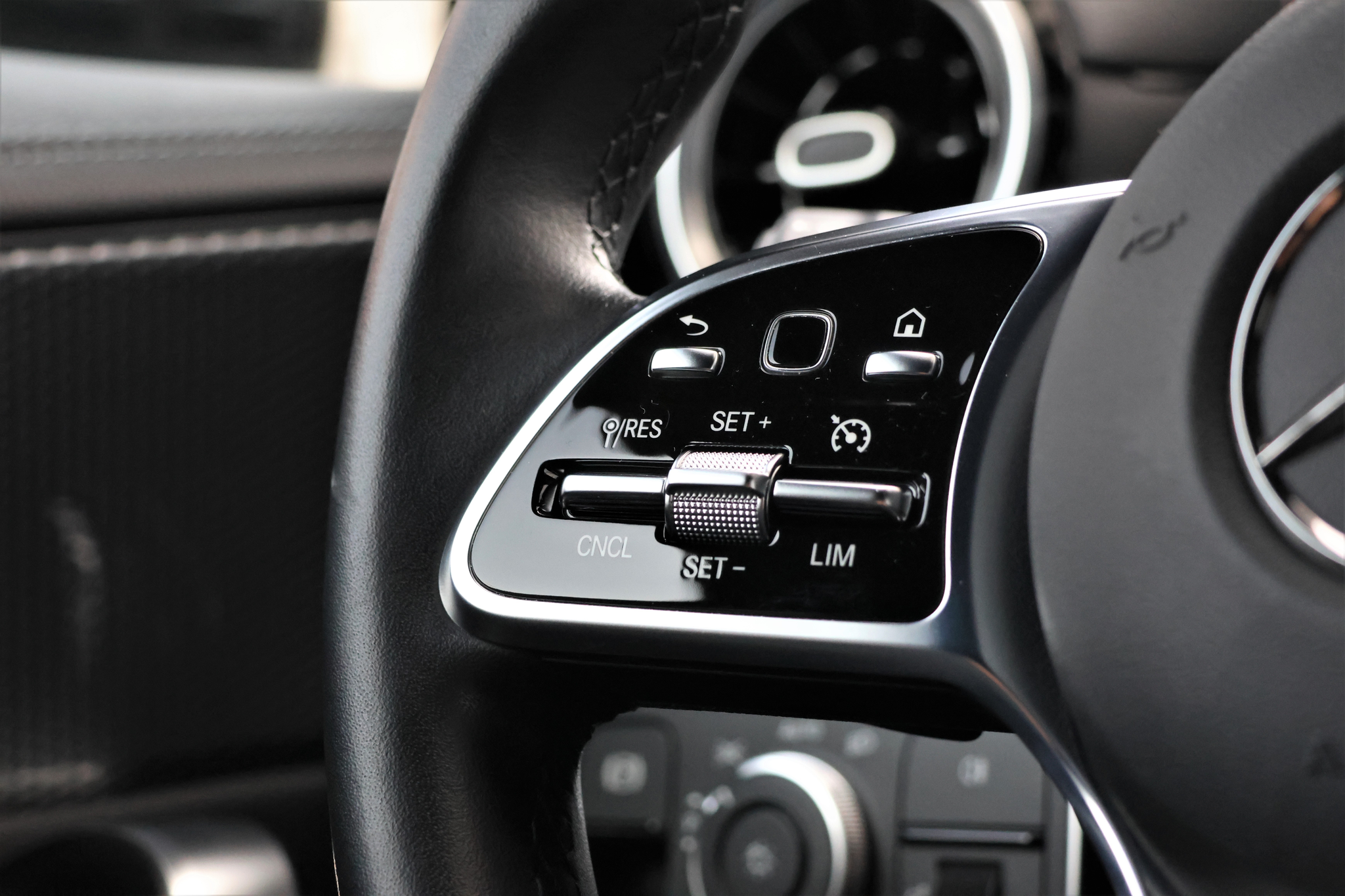 listing desktop thumbnail image 15