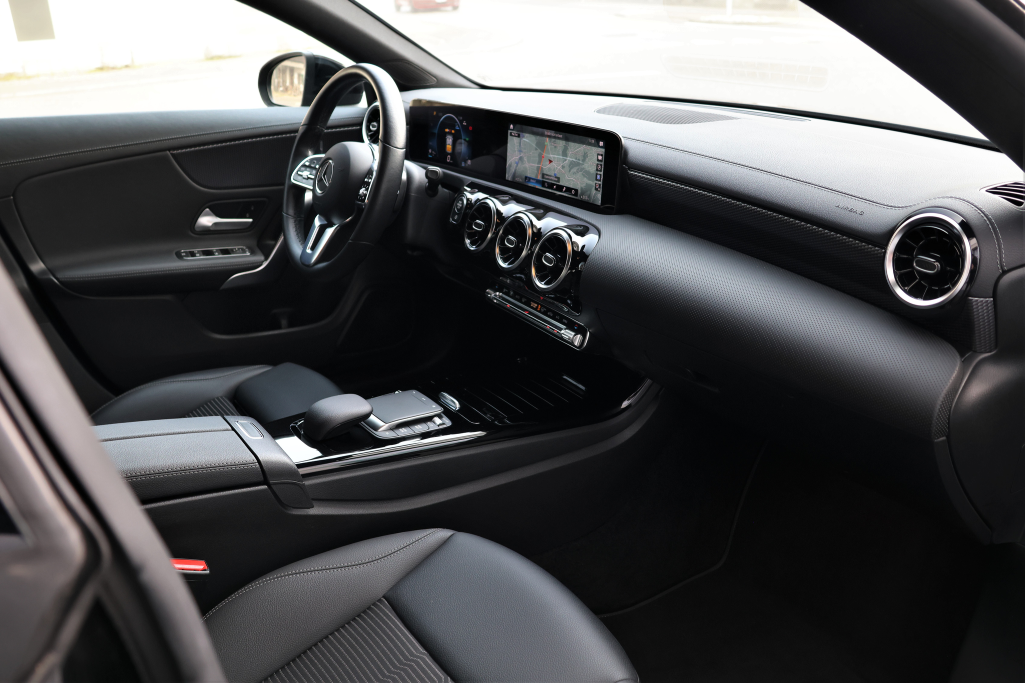 listing desktop thumbnail image 16