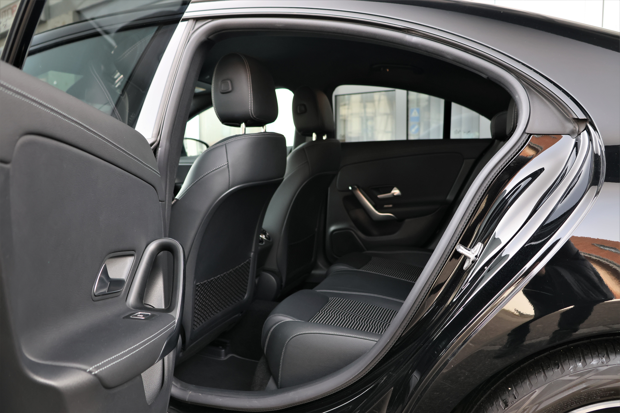 listing desktop thumbnail image 11