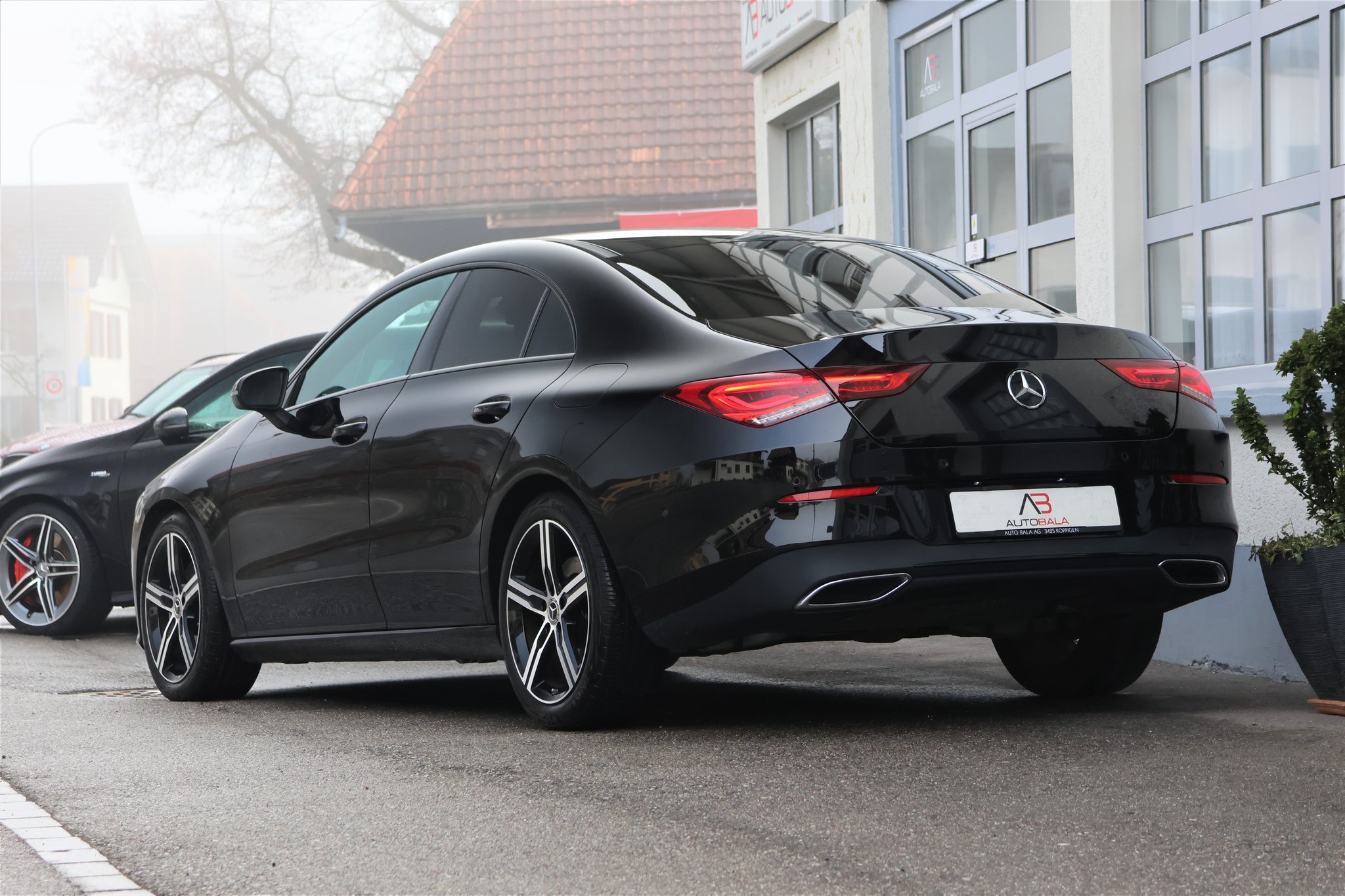 listing desktop thumbnail image 2