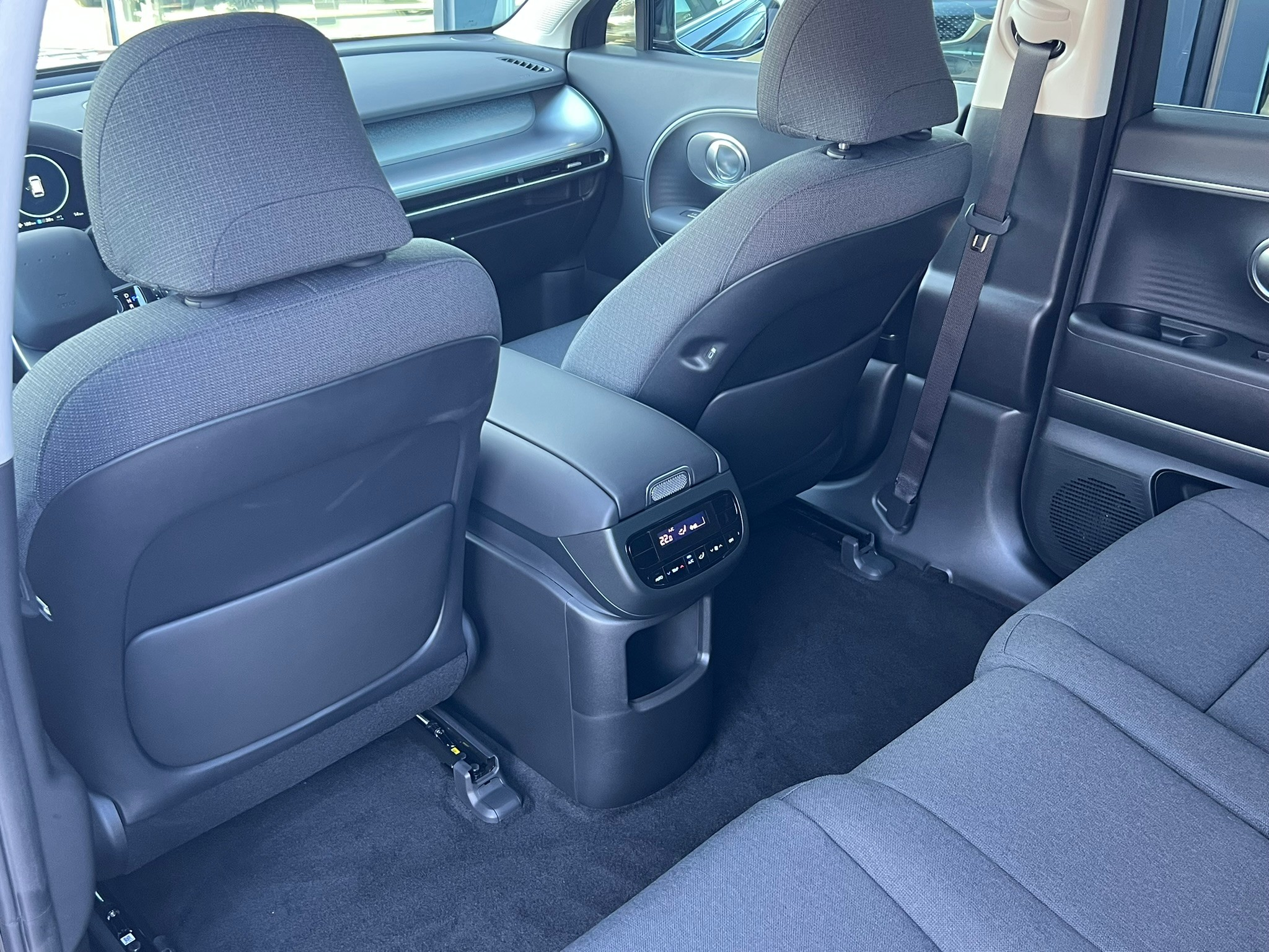 listing desktop thumbnail image 11