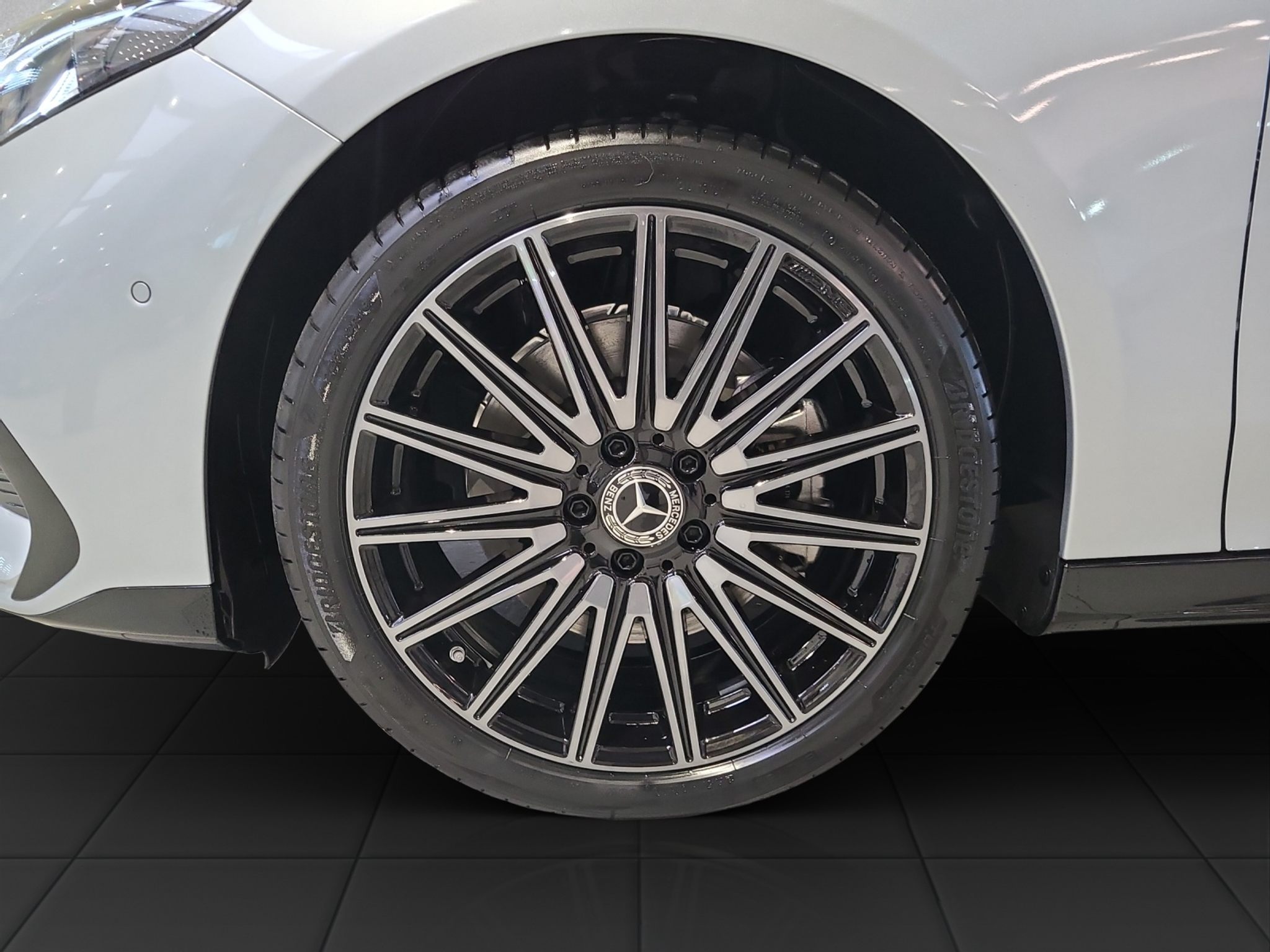 listing desktop thumbnail image 9