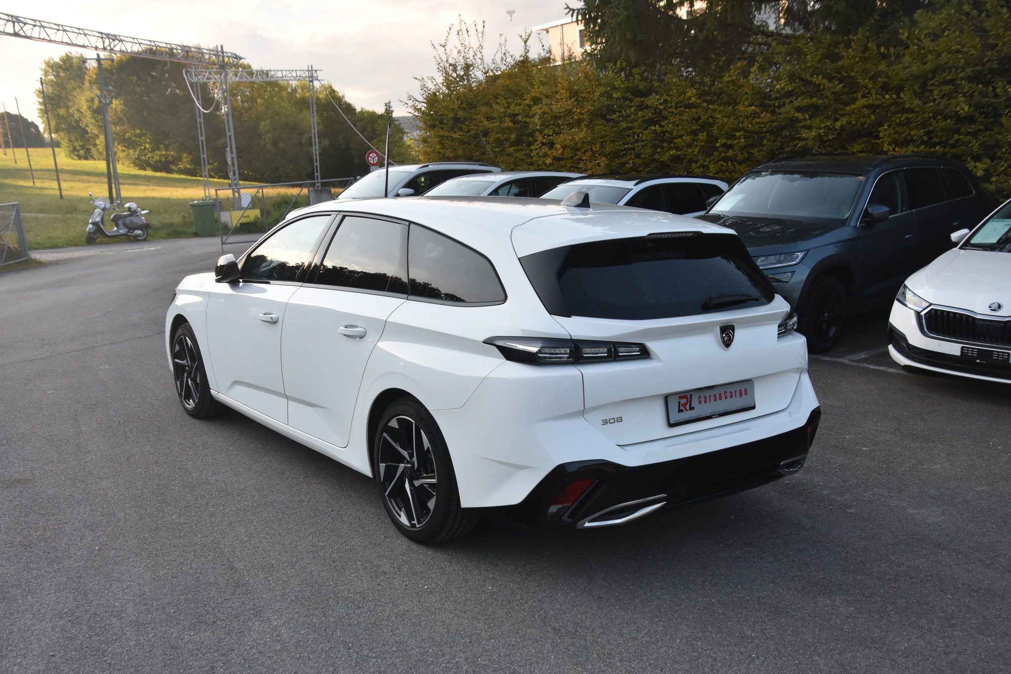 listing desktop thumbnail image 4