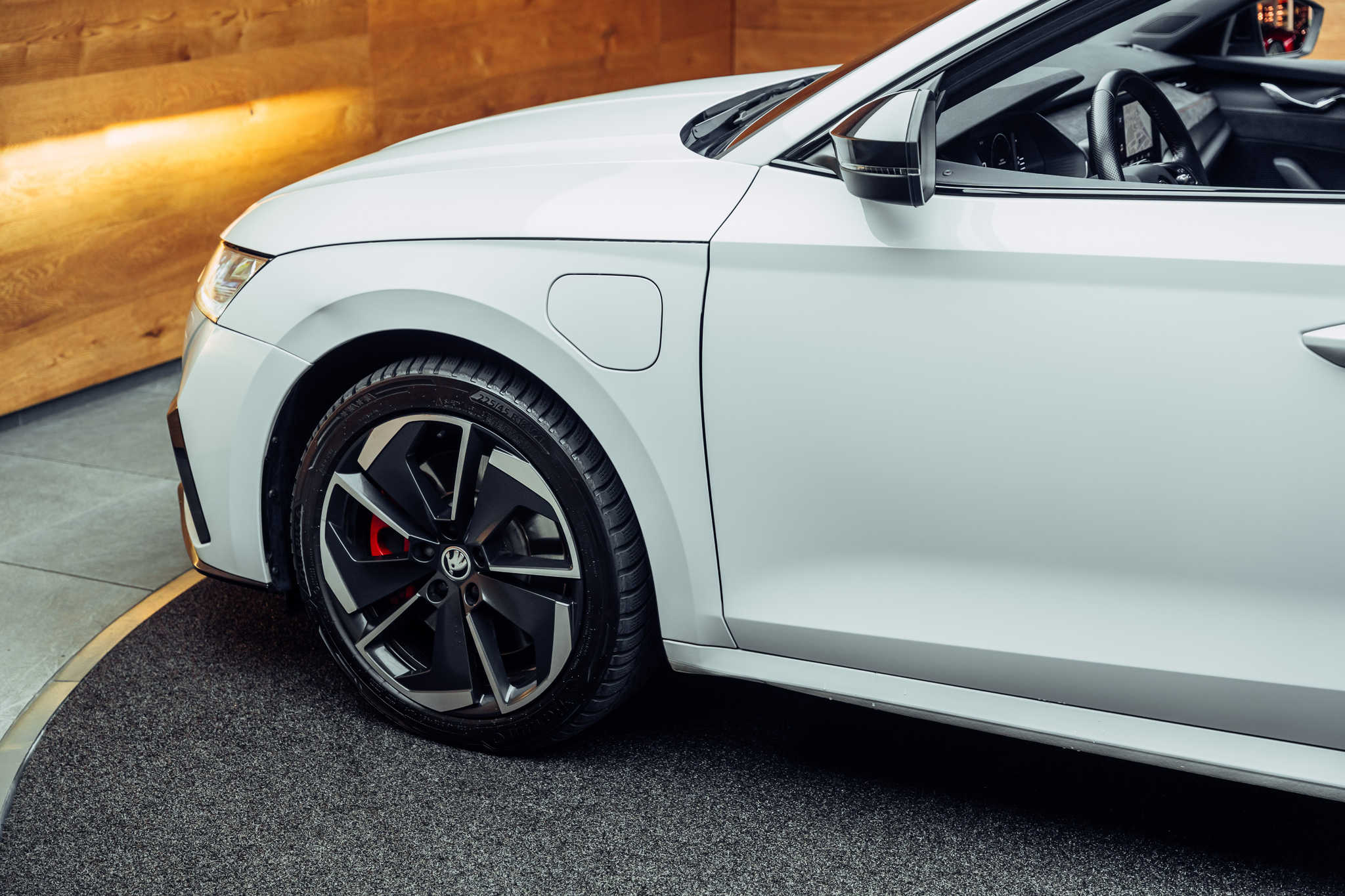 listing desktop thumbnail image 19