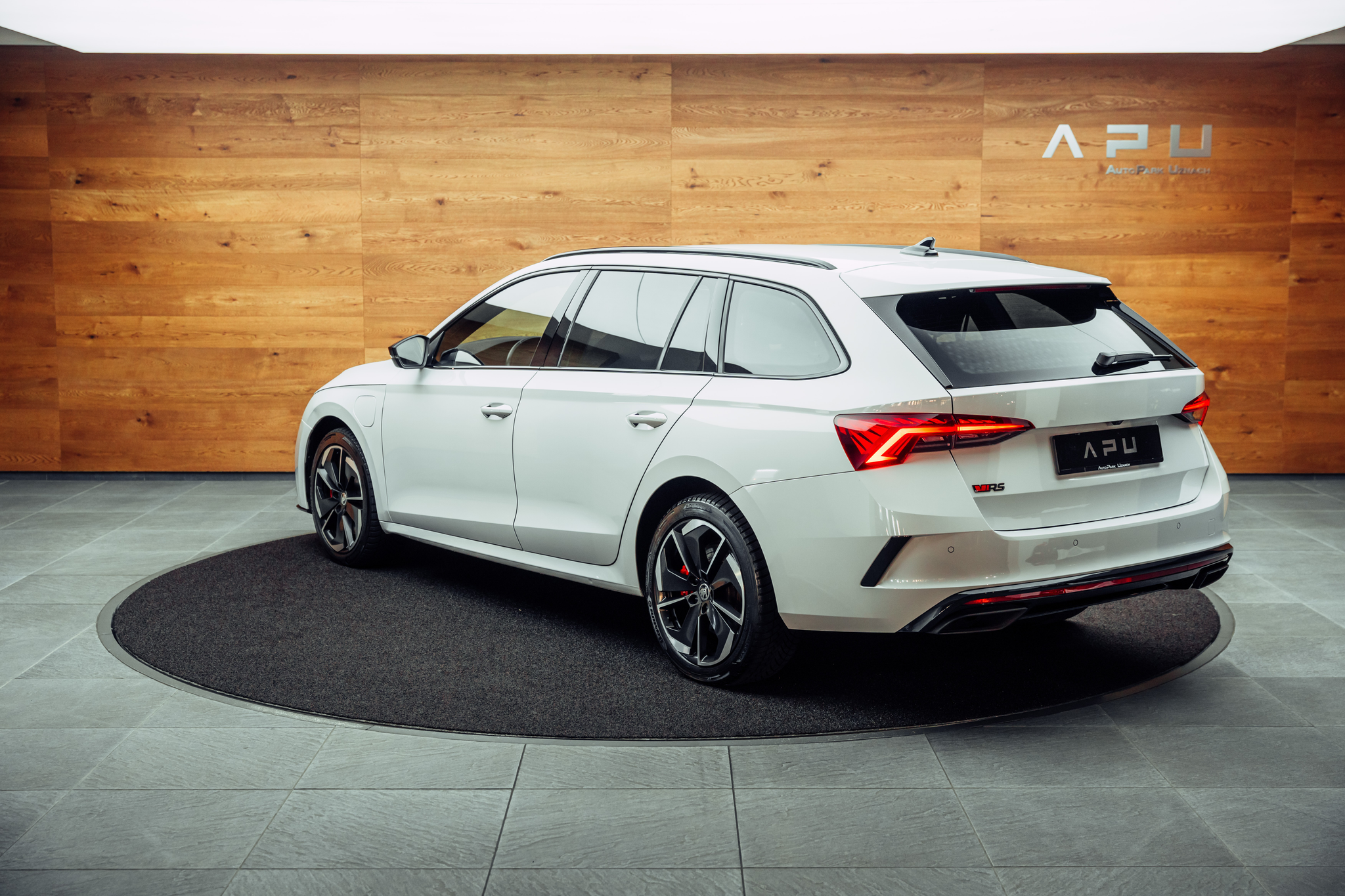 listing desktop thumbnail image 2