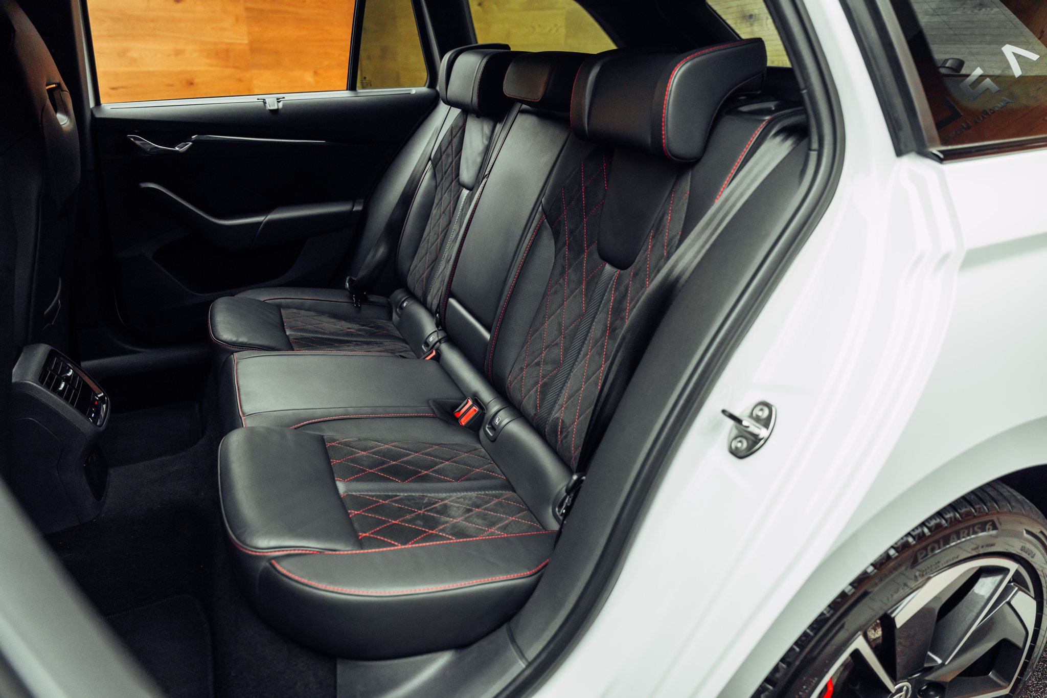 listing desktop thumbnail image 7