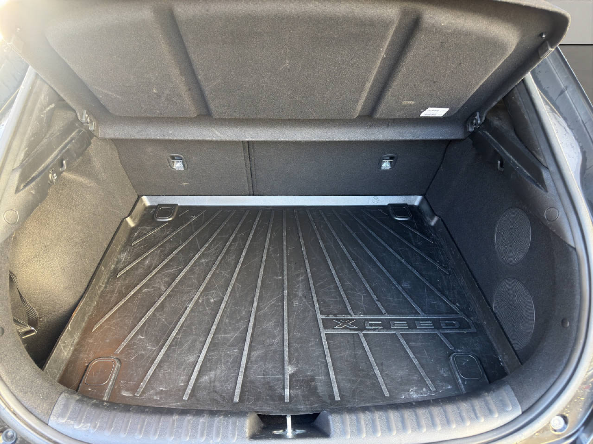 listing desktop thumbnail image 14