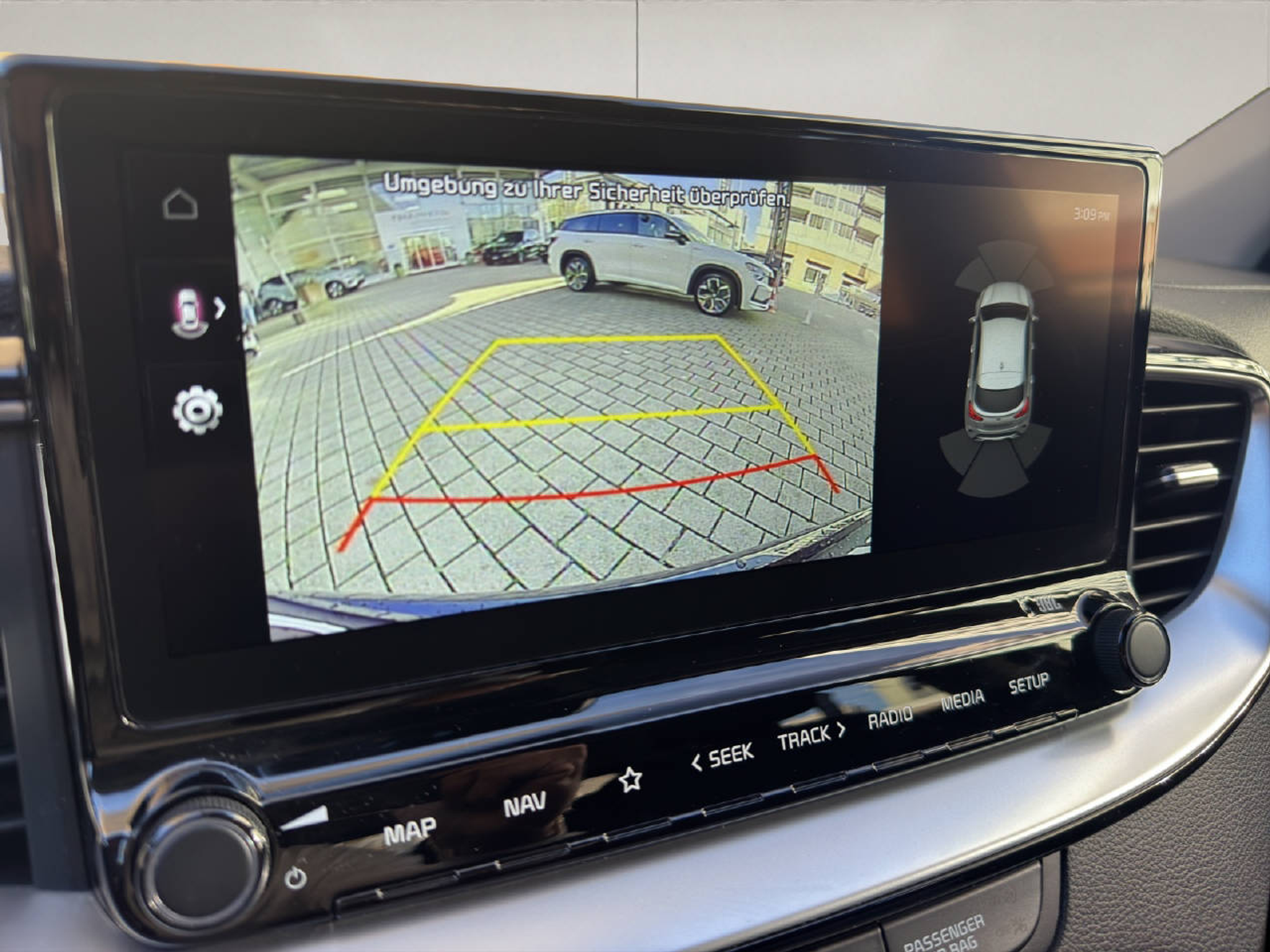 listing desktop thumbnail image 8