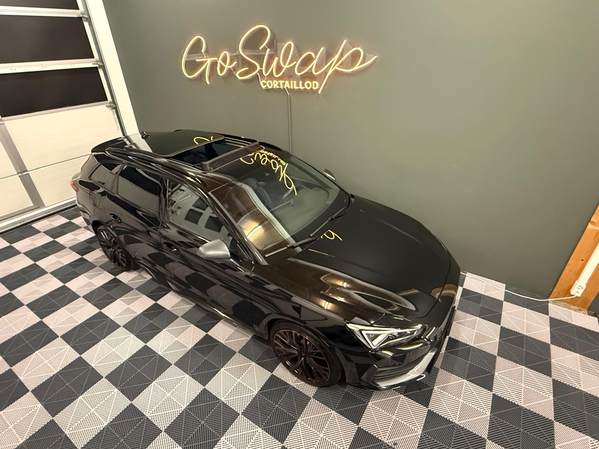 listing desktop thumbnail image 6