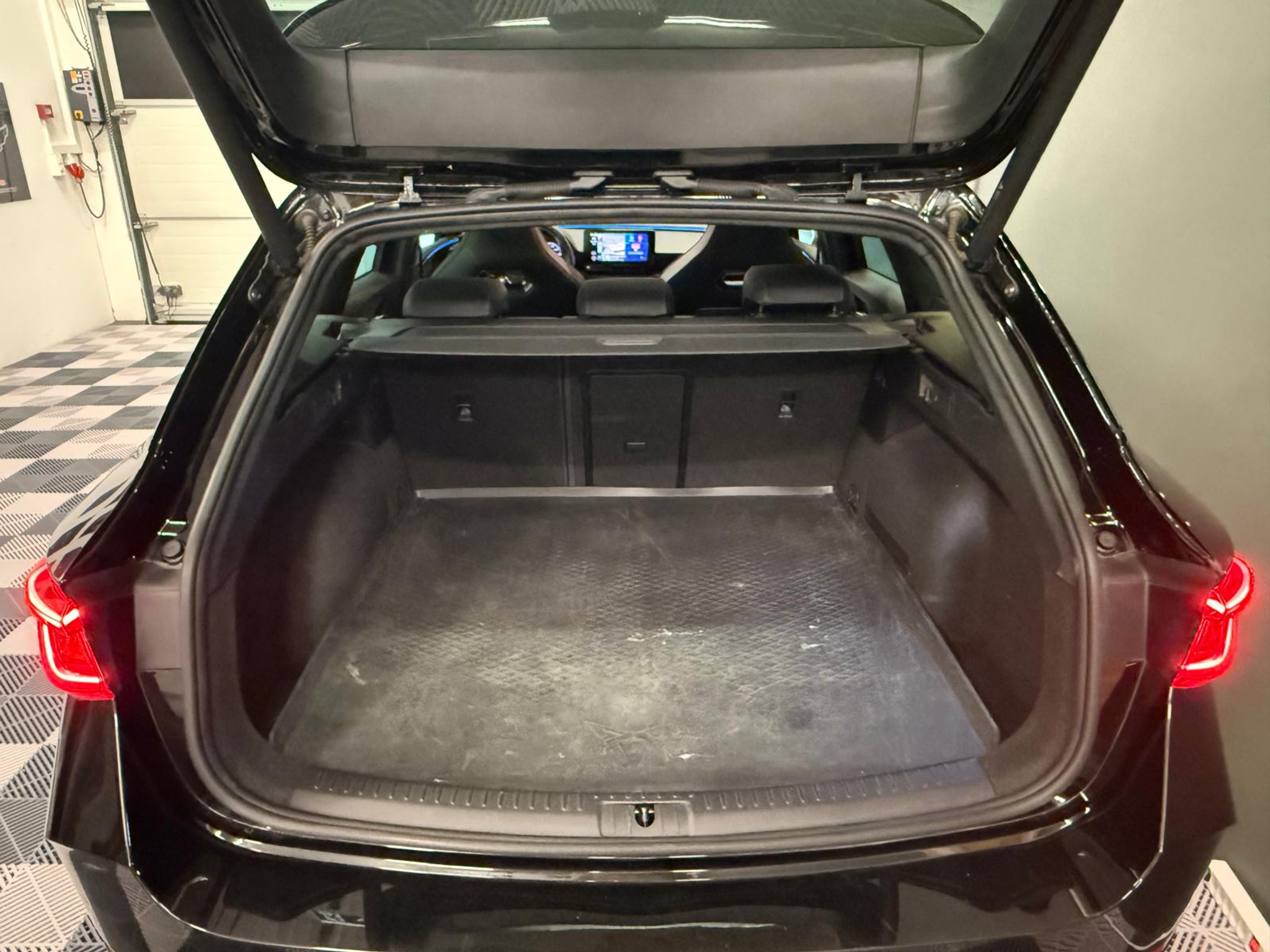 listing desktop thumbnail image 13