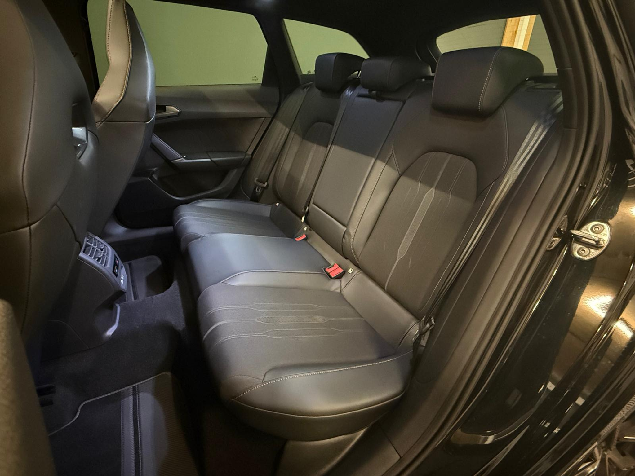 listing desktop thumbnail image 12