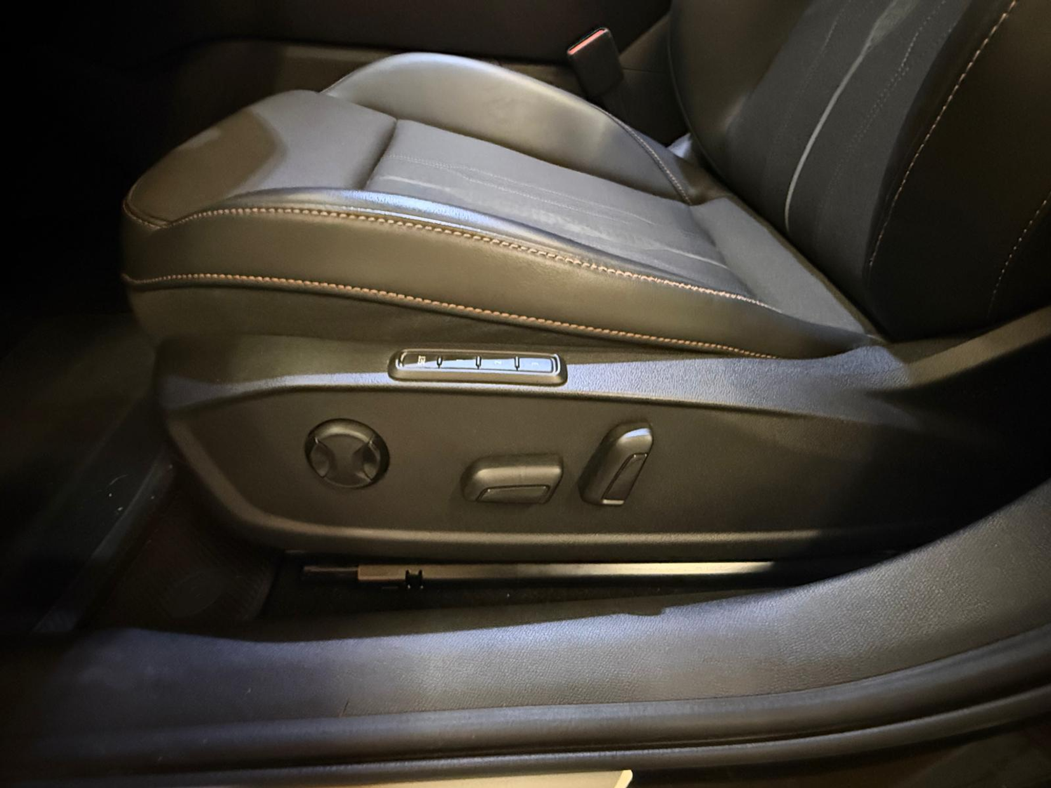 listing desktop thumbnail image 10