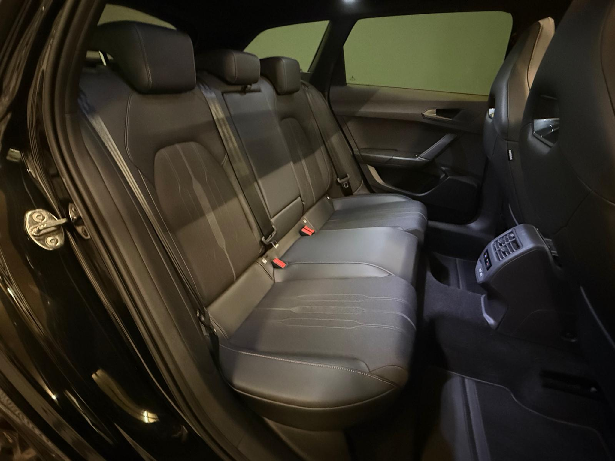 listing desktop thumbnail image 15