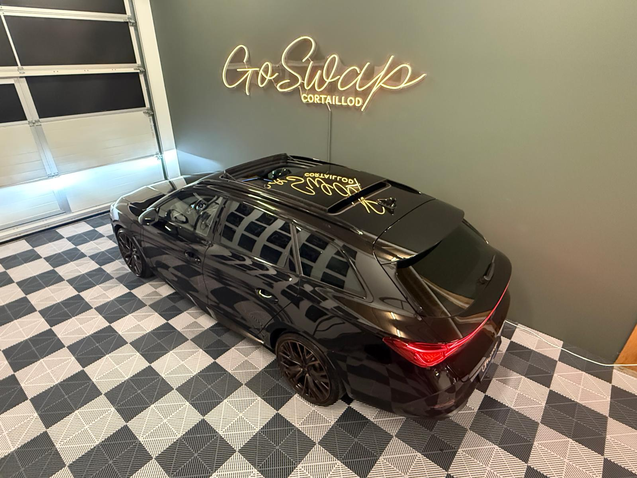 listing desktop thumbnail image 2