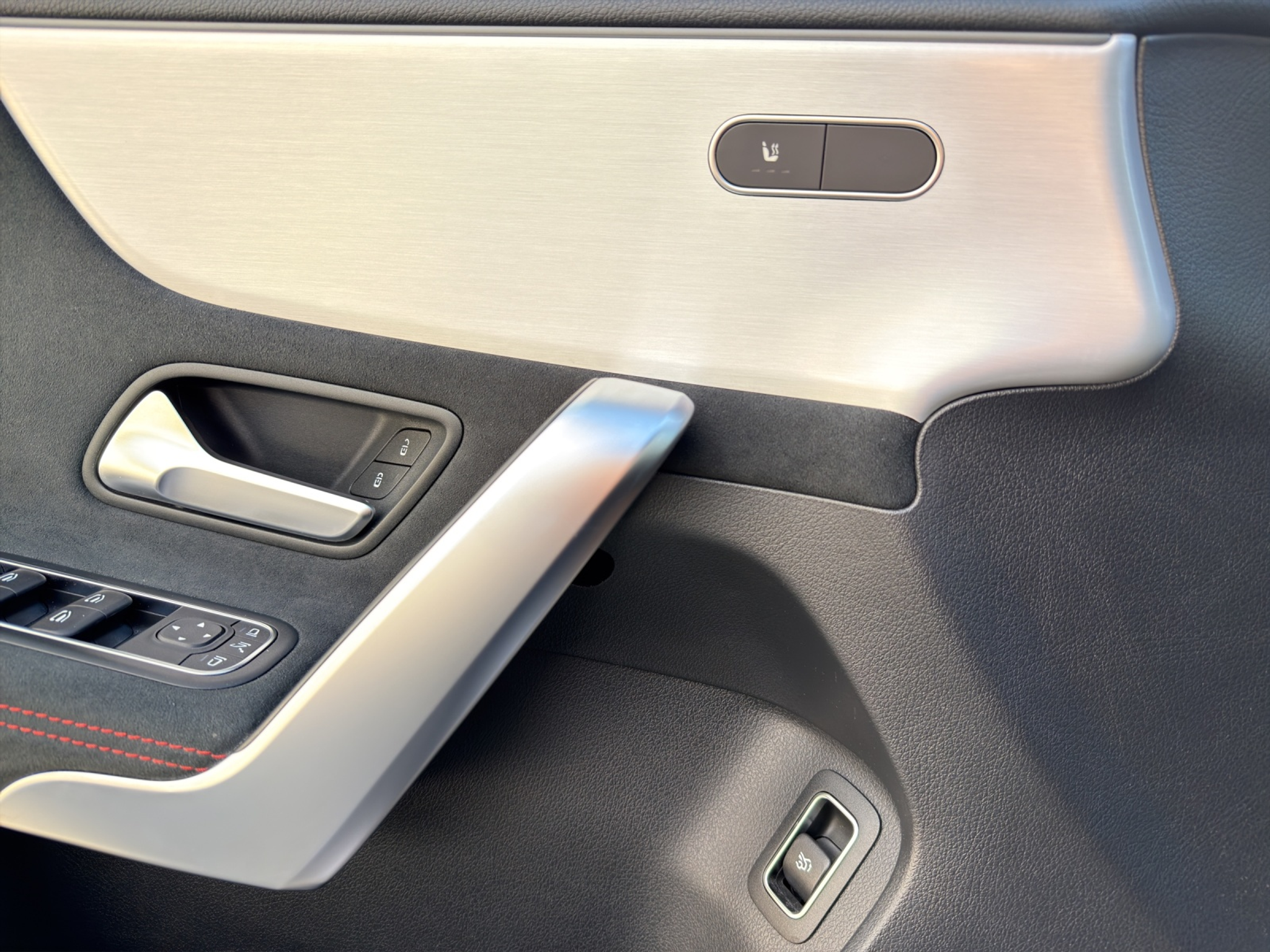 listing desktop thumbnail image 12