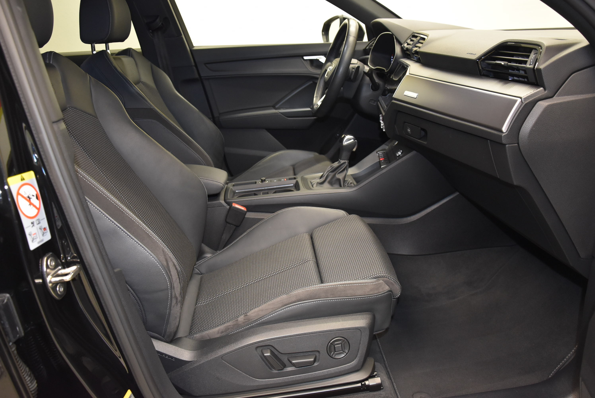 listing desktop thumbnail image 2