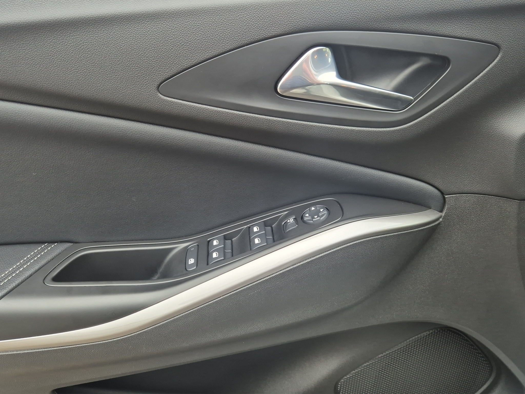 listing desktop thumbnail image 13