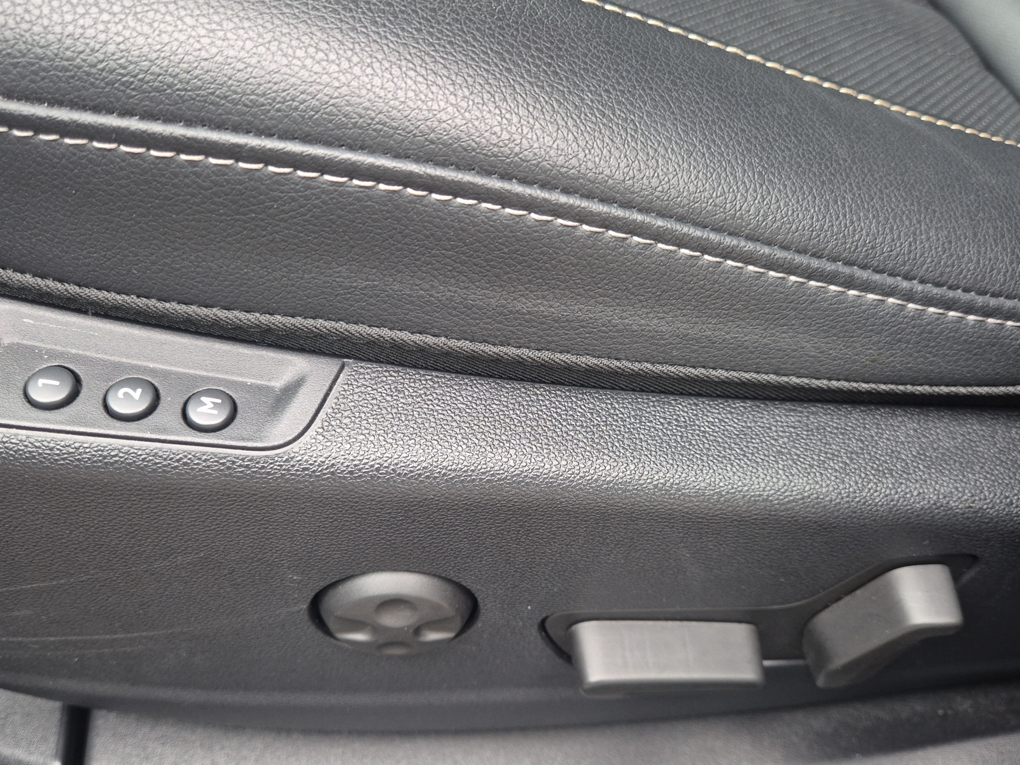 listing desktop thumbnail image 12