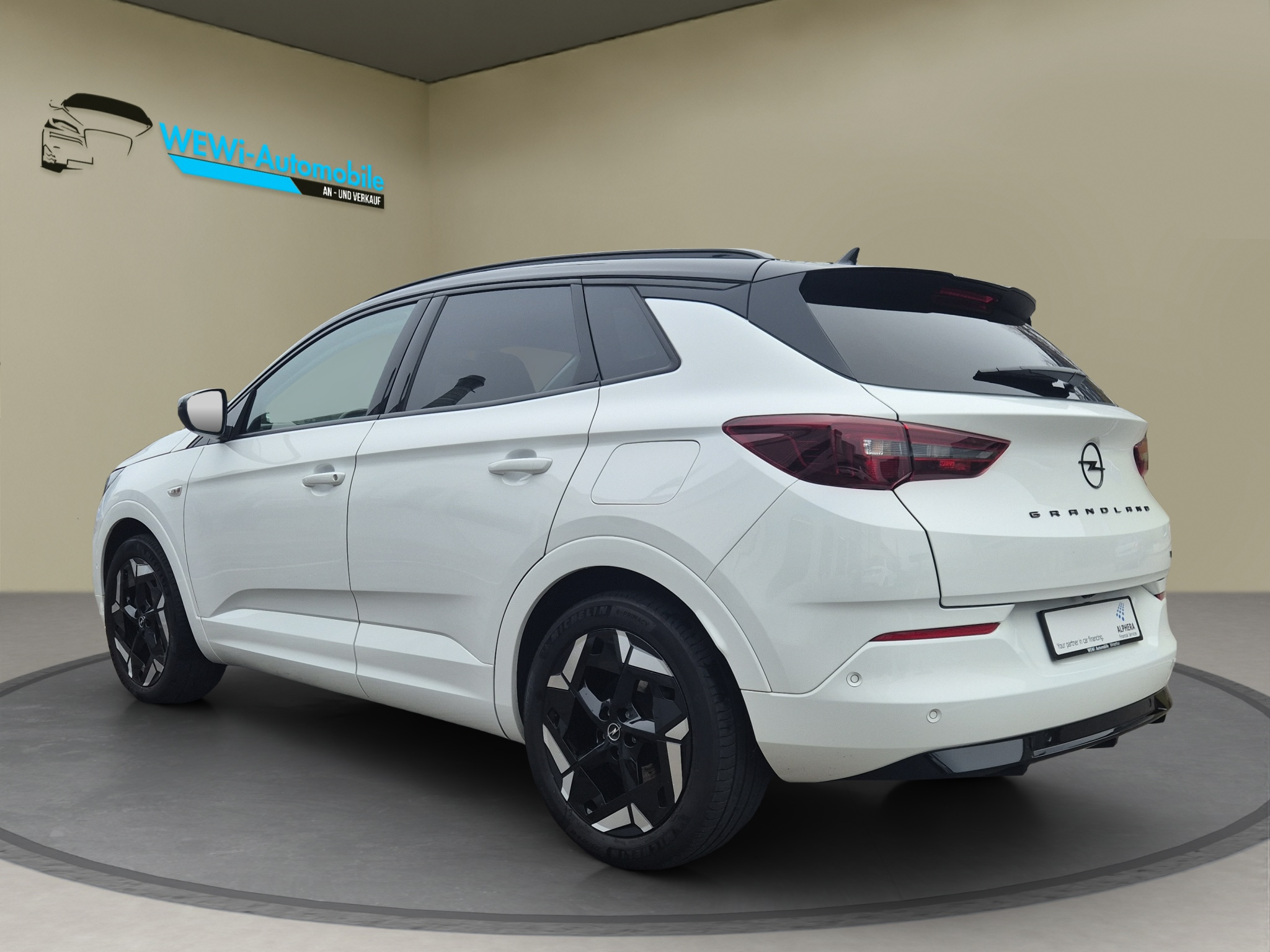 listing desktop thumbnail image 4