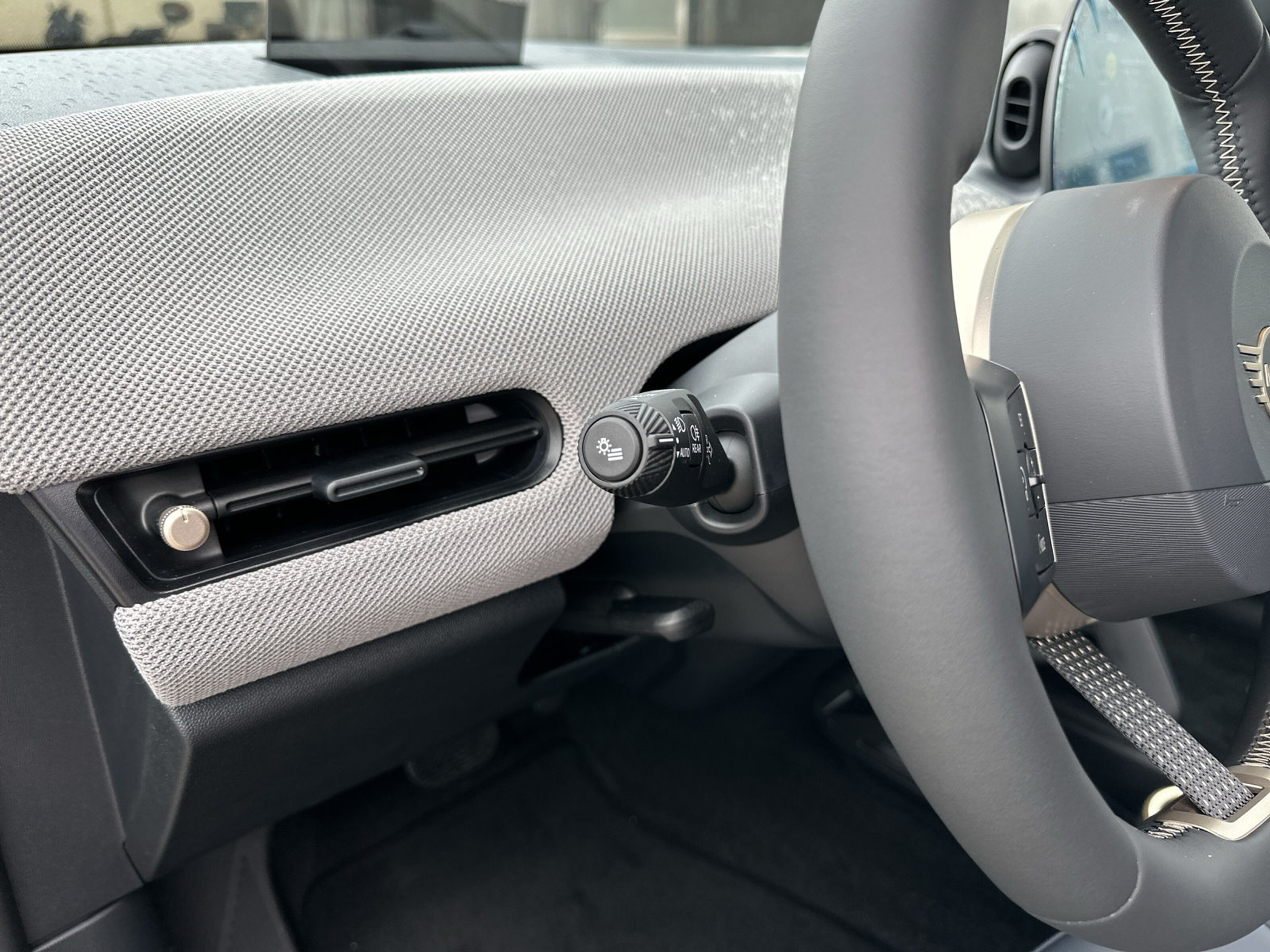 listing desktop thumbnail image 15