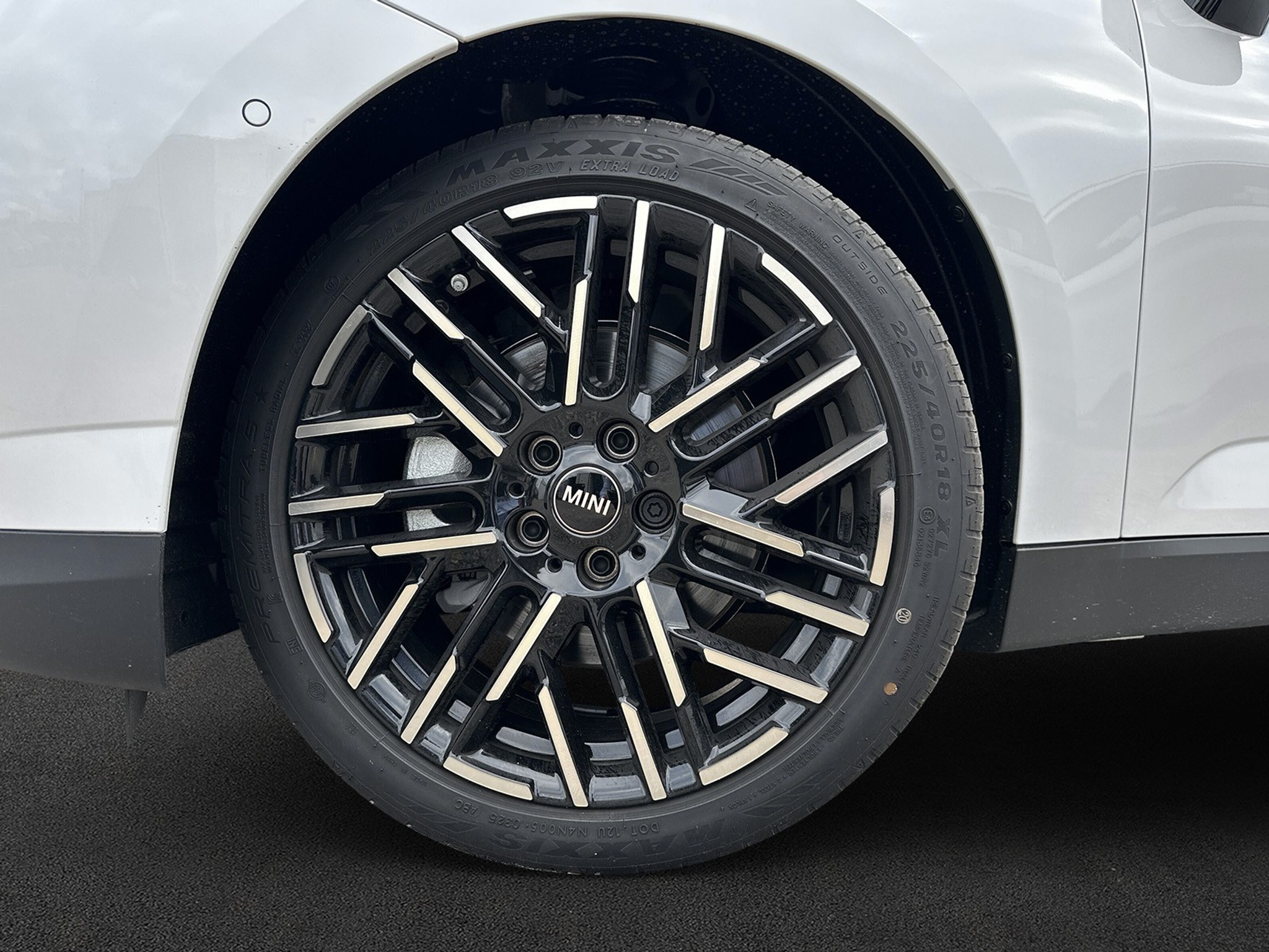 listing desktop thumbnail image 7