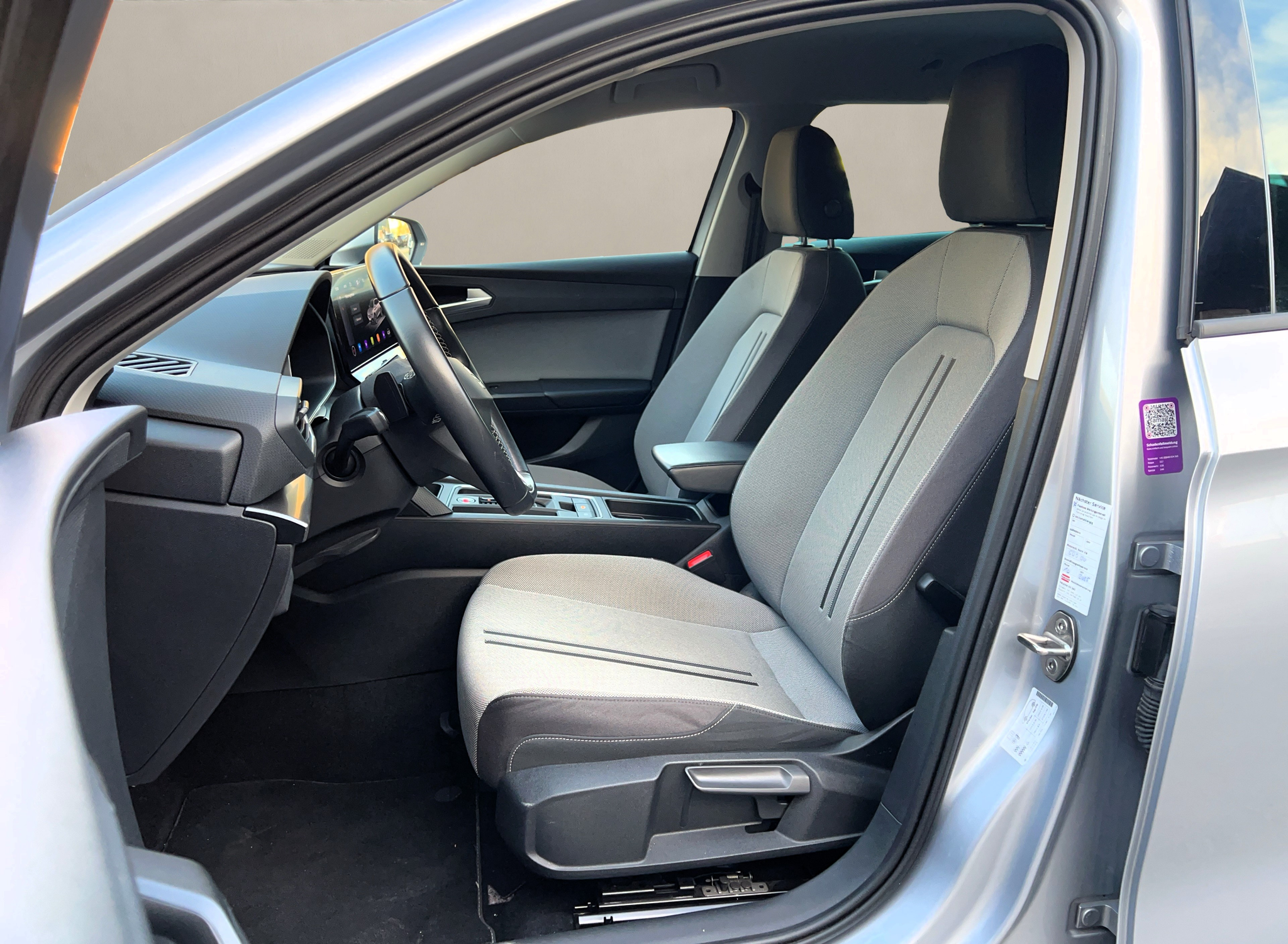 listing desktop thumbnail image 8