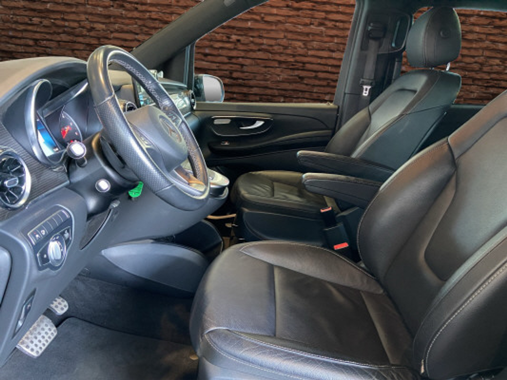 listing desktop thumbnail image 10