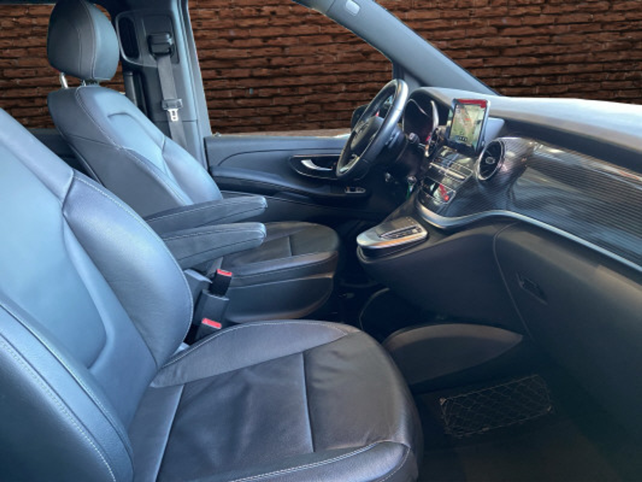 listing desktop thumbnail image 11