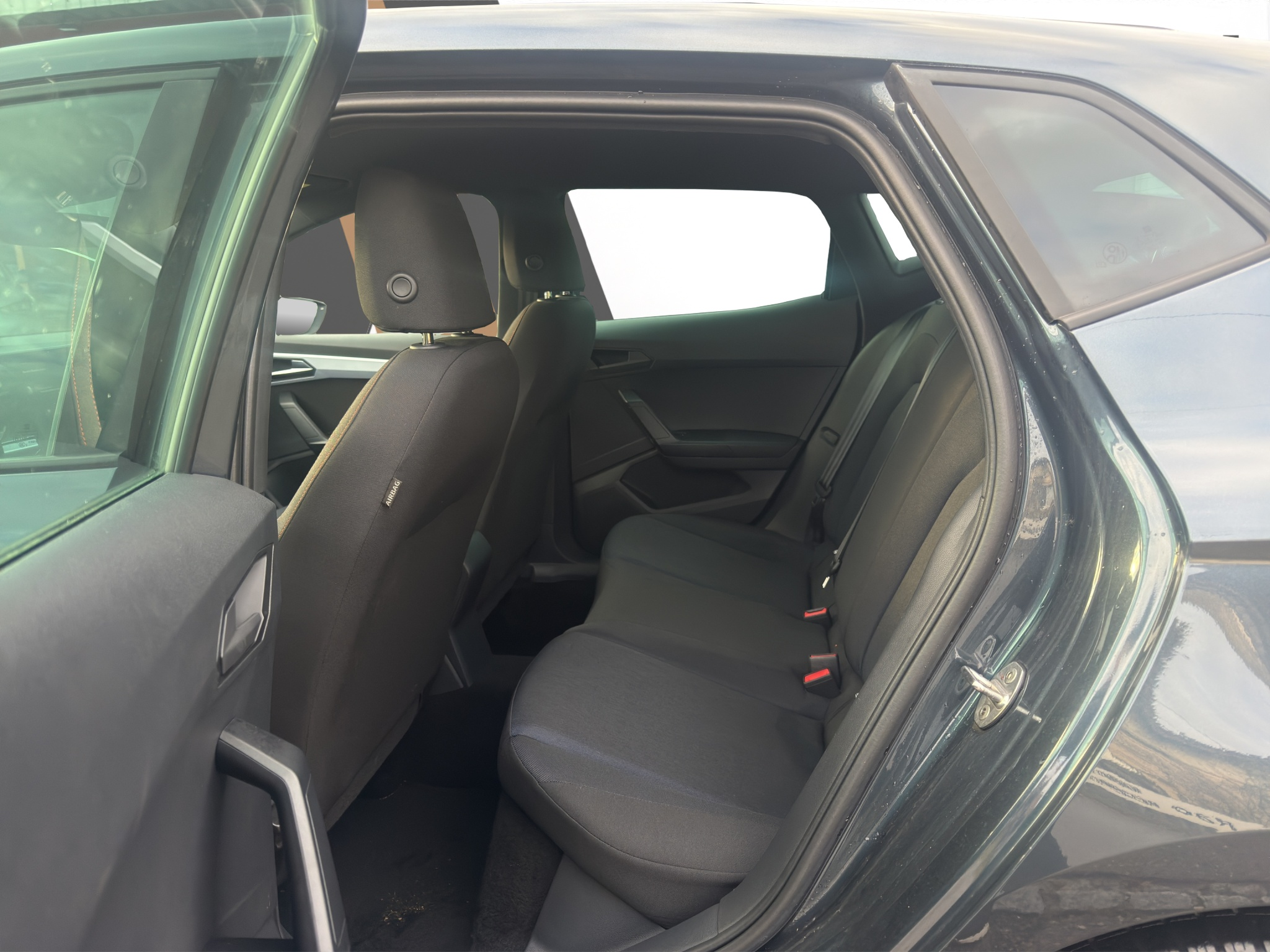 listing desktop thumbnail image 12