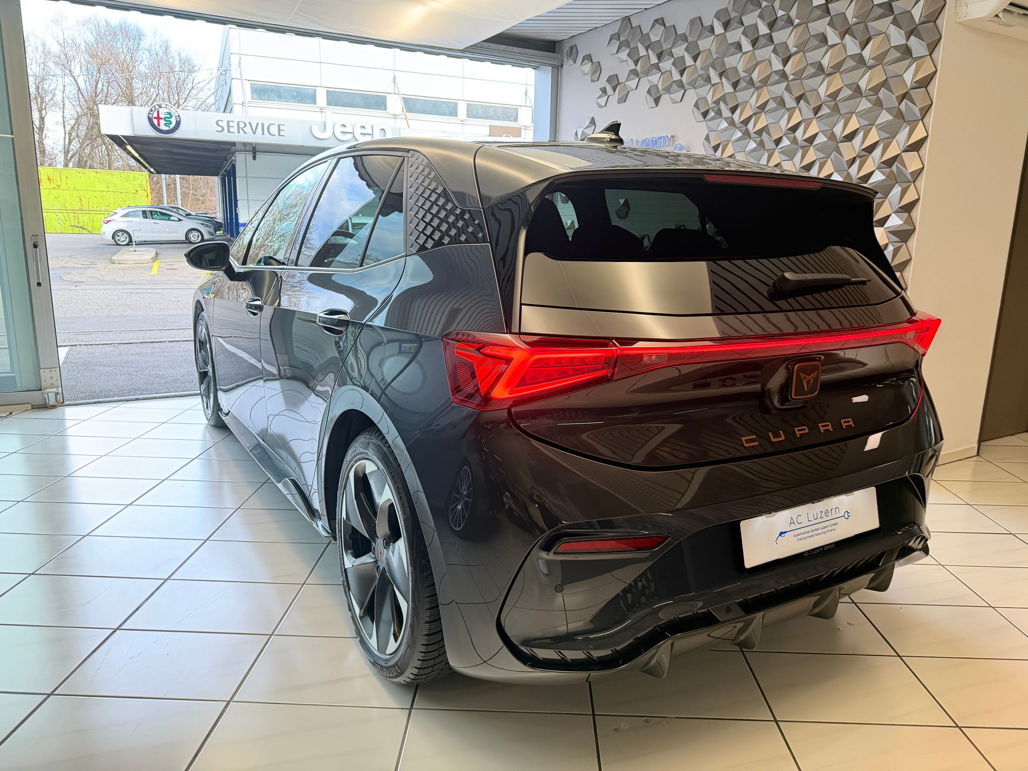 listing desktop thumbnail image 2