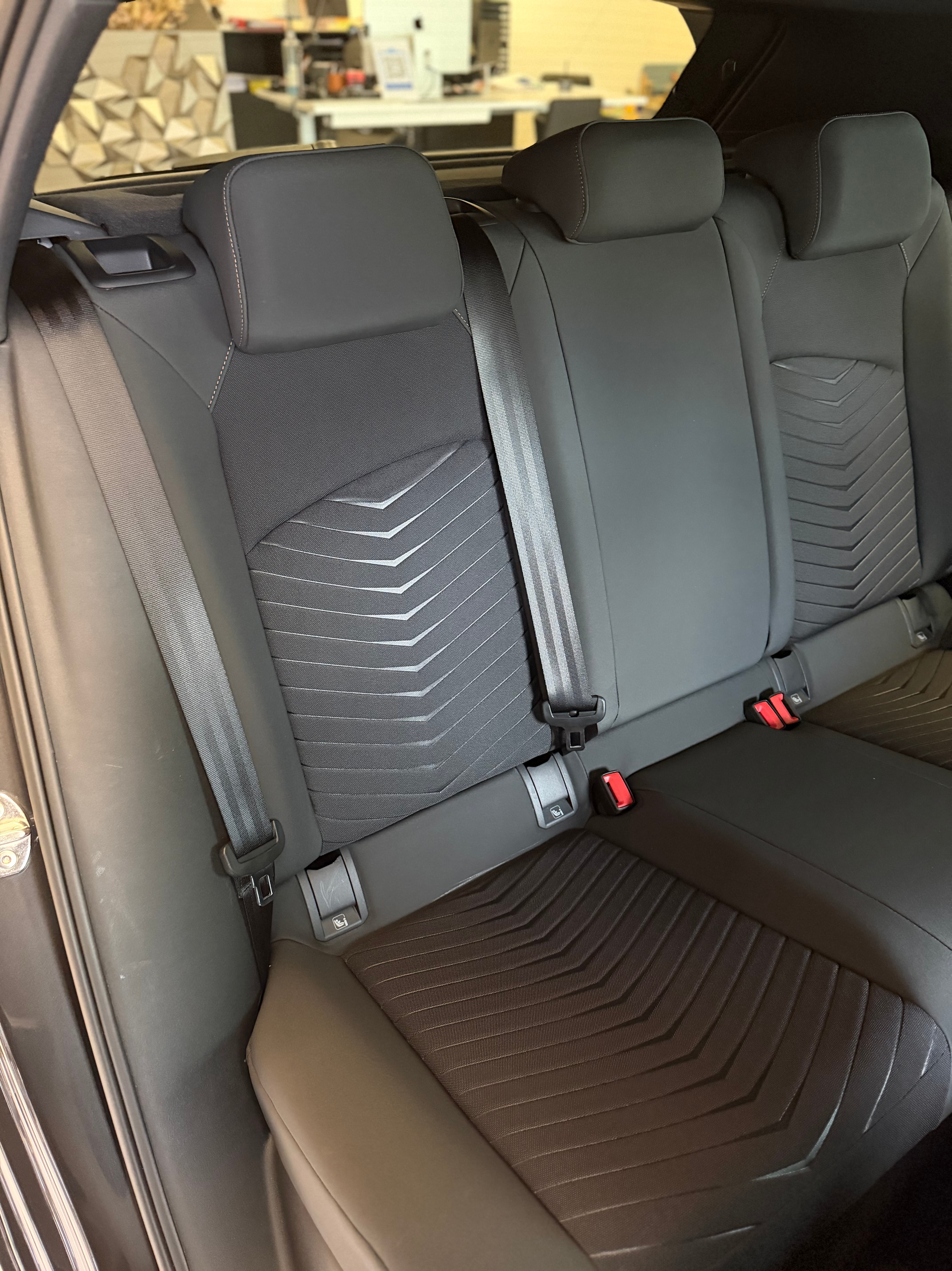 listing desktop thumbnail image 10