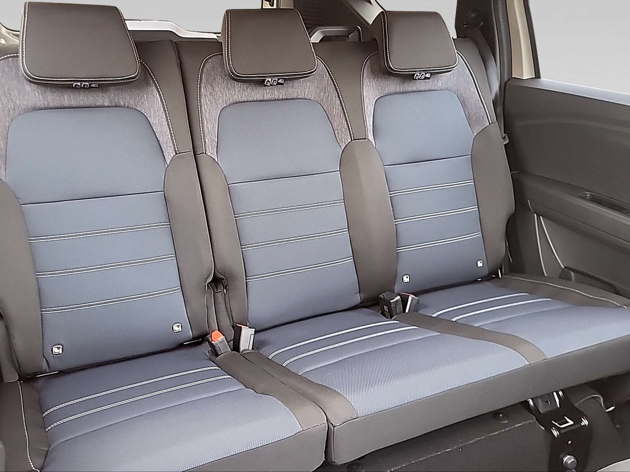 listing desktop thumbnail image 6