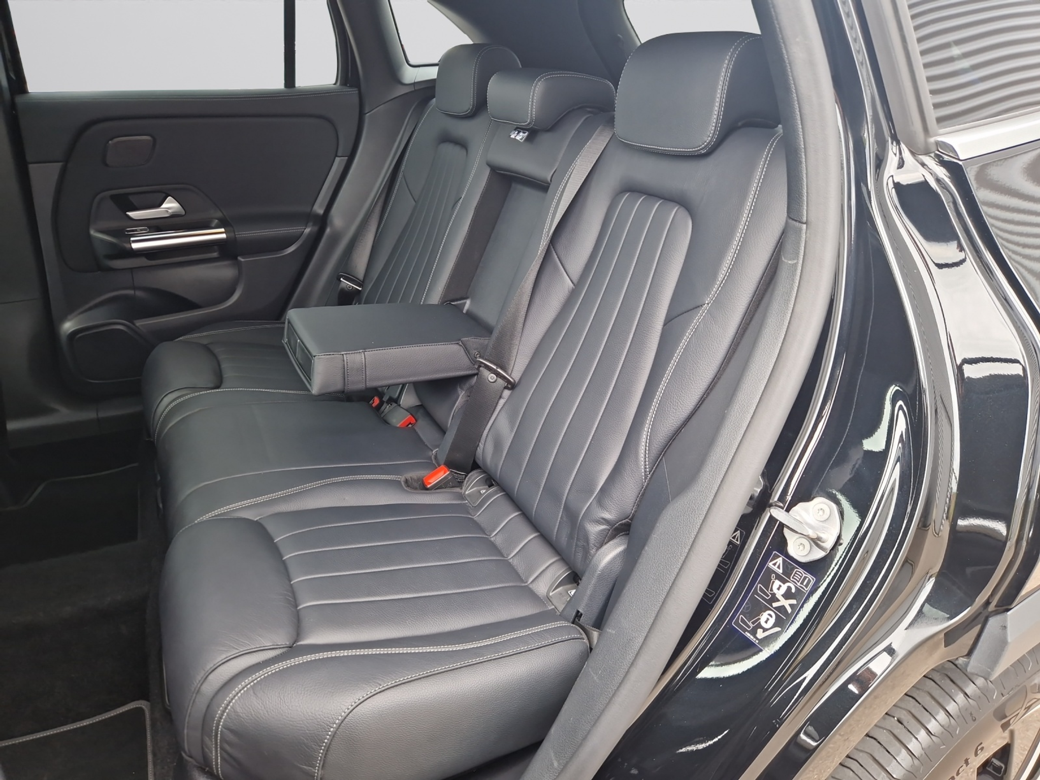 listing desktop thumbnail image 12