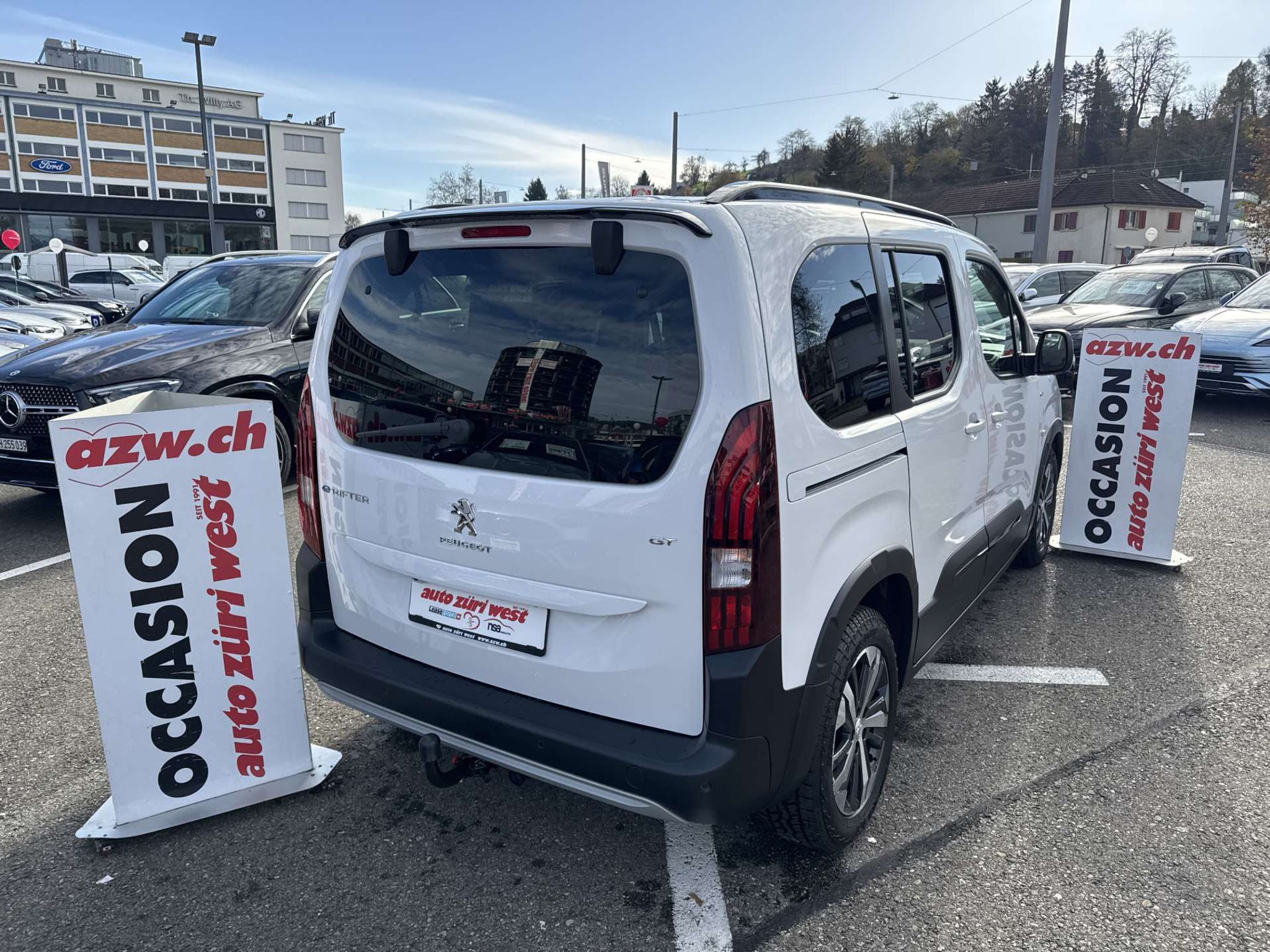 listing desktop thumbnail image 2