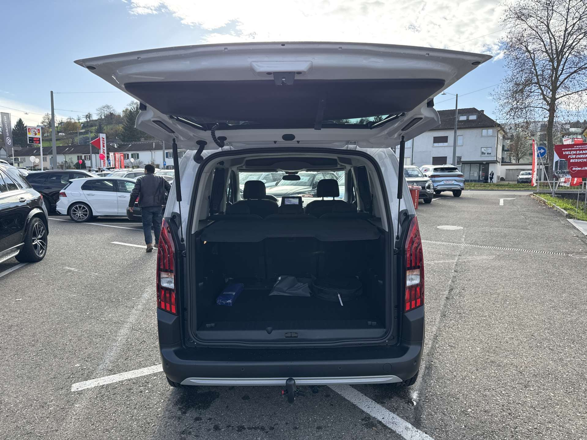 listing desktop thumbnail image 7