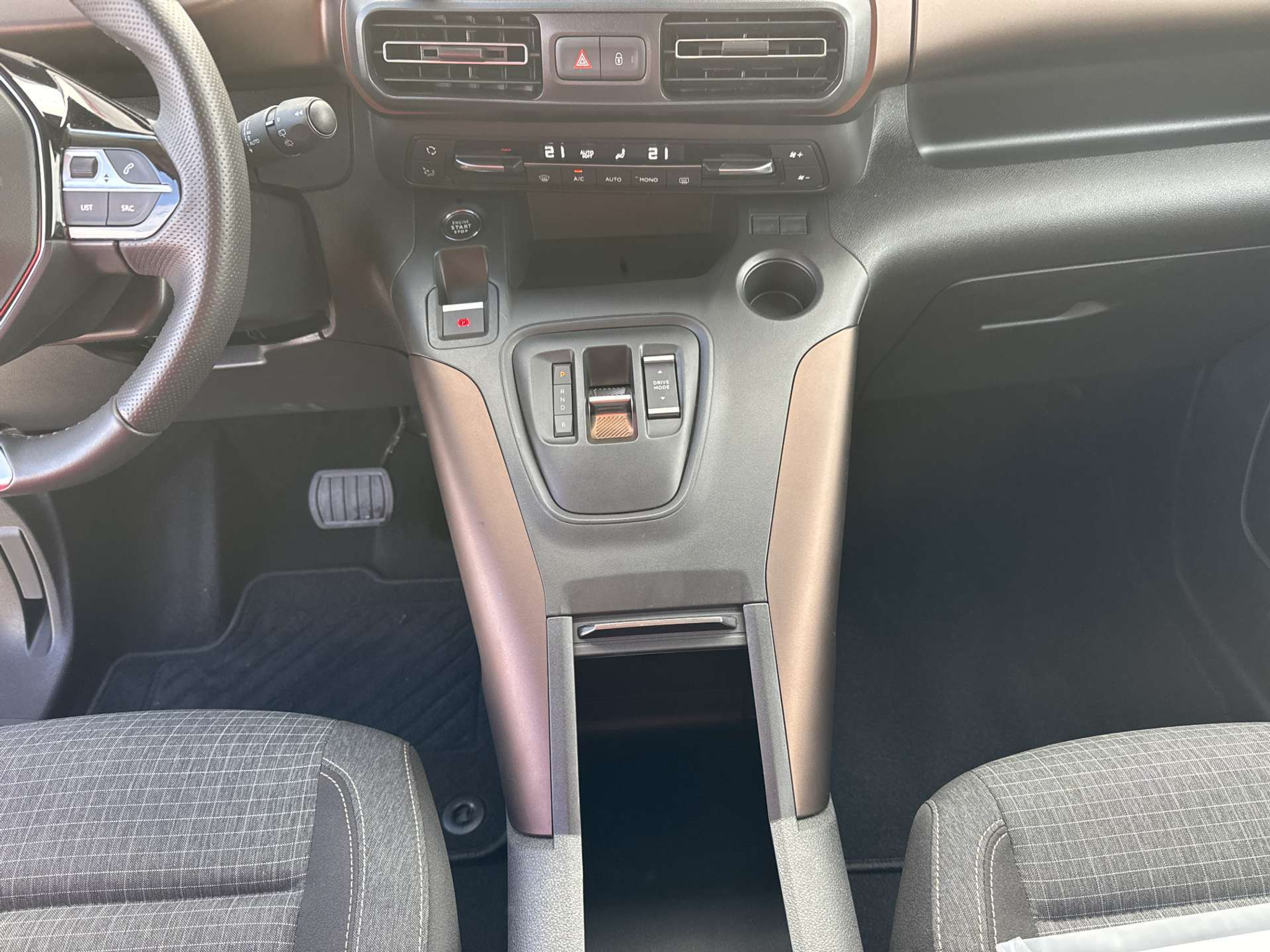 listing desktop thumbnail image 11