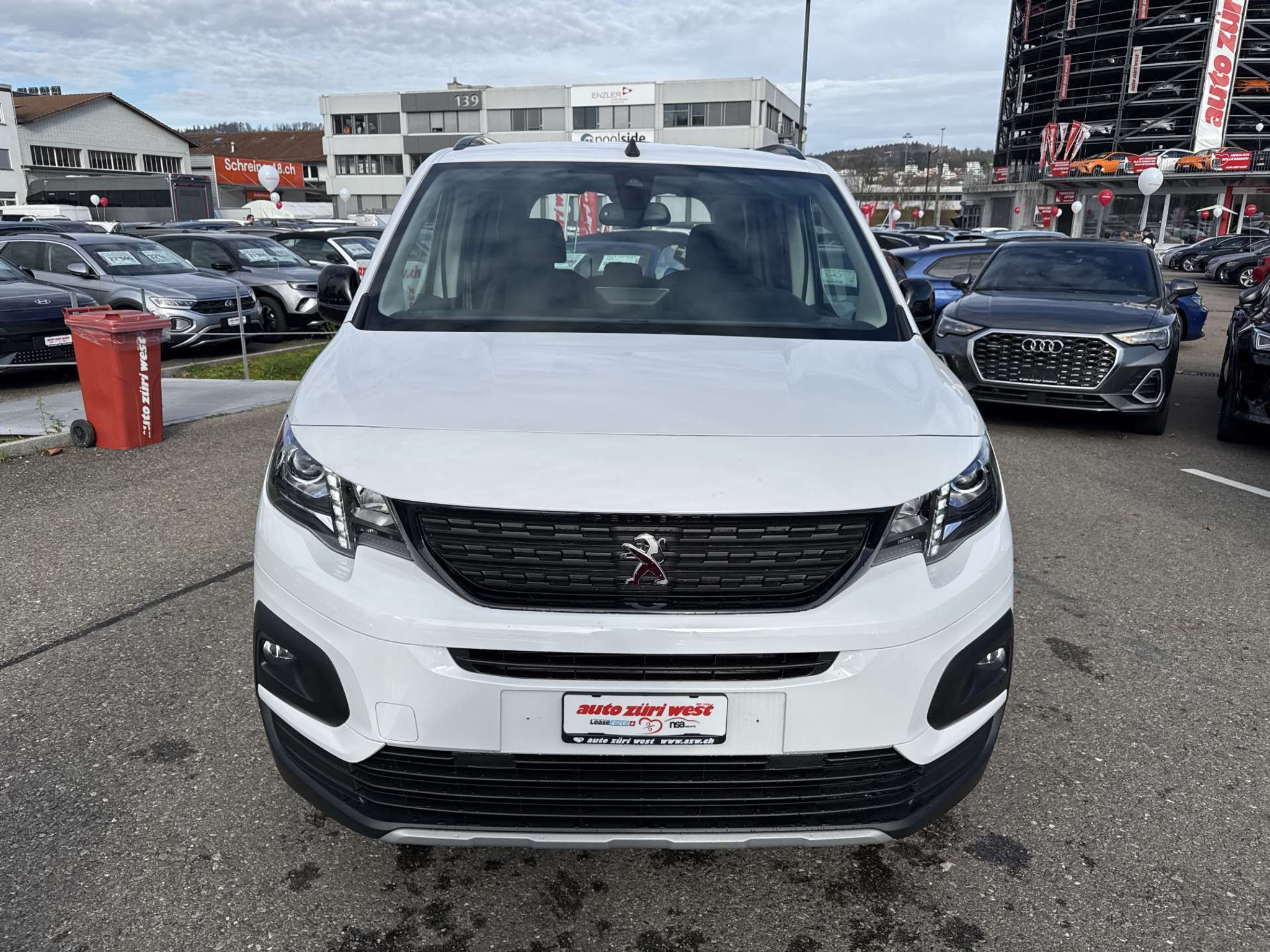 listing desktop thumbnail image 13