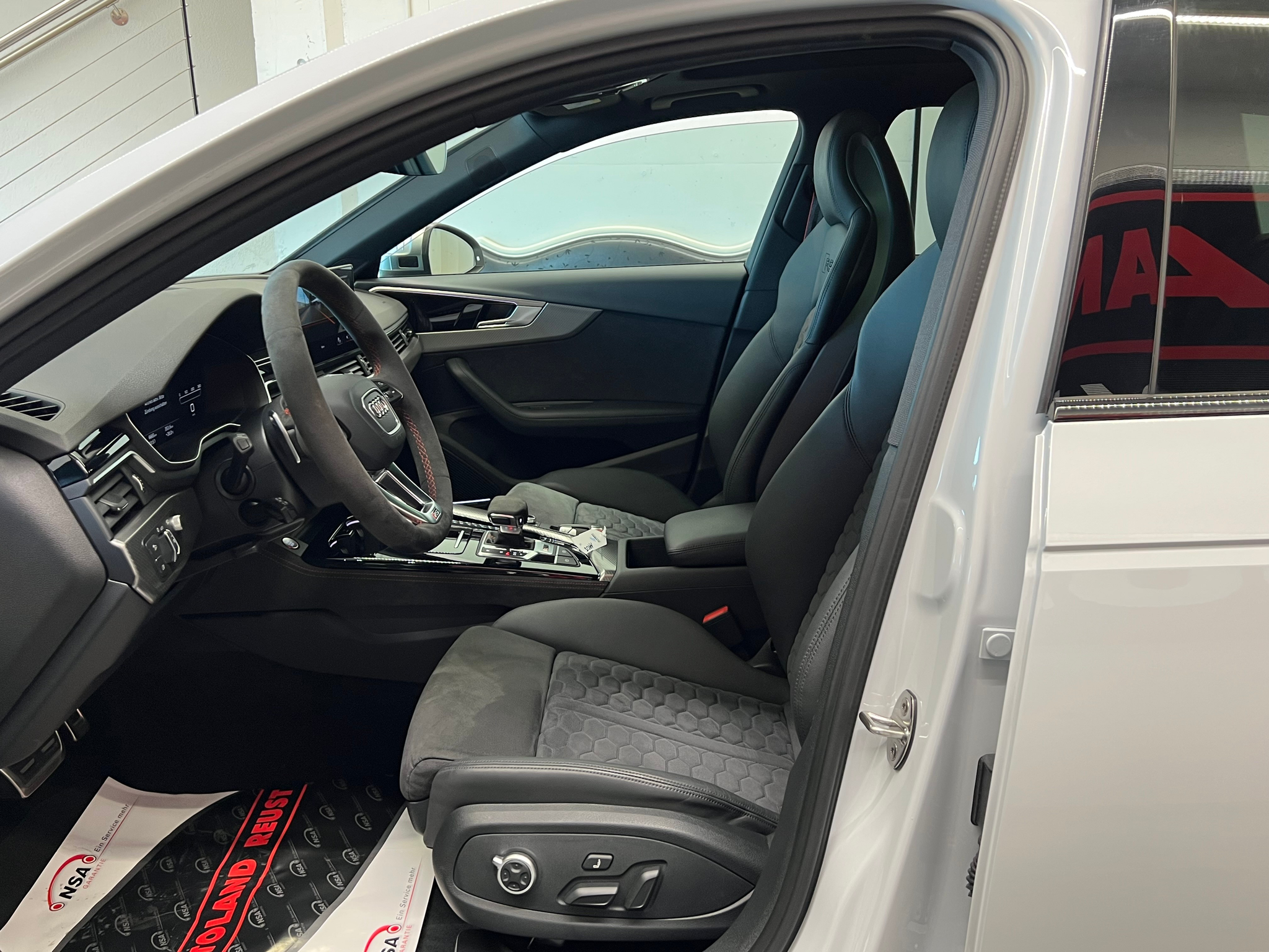 listing desktop thumbnail image 14