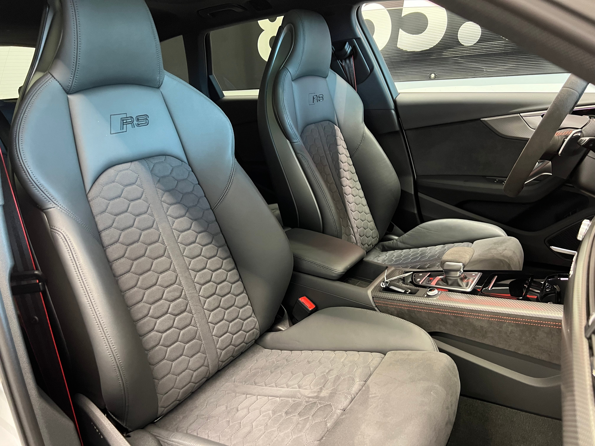 listing desktop thumbnail image 24