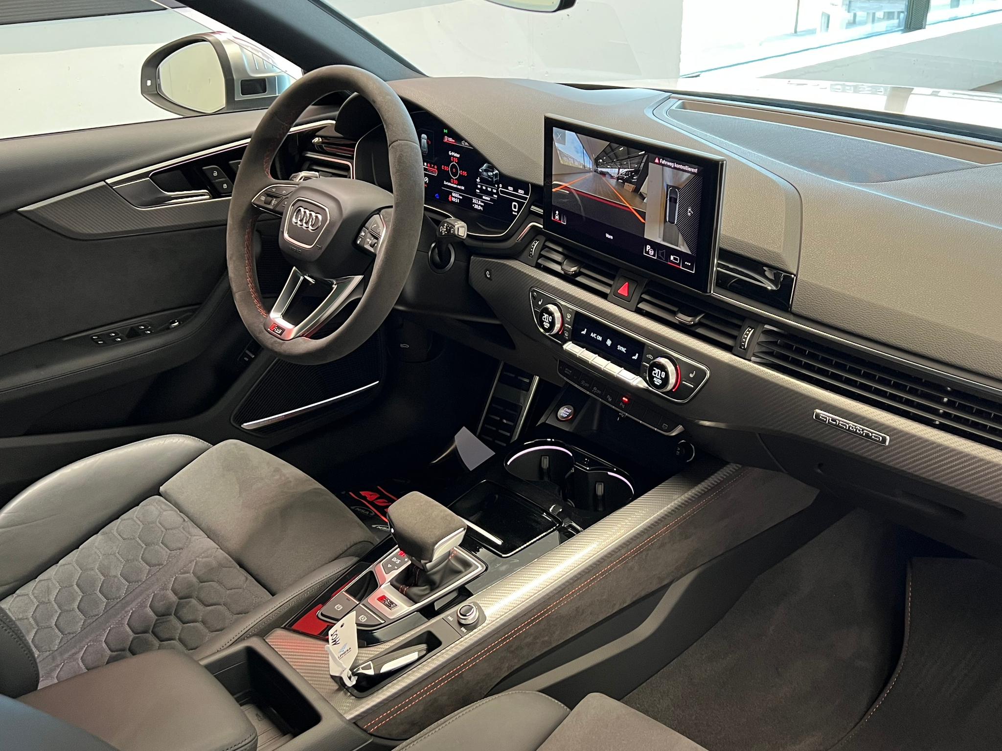 listing desktop thumbnail image 22