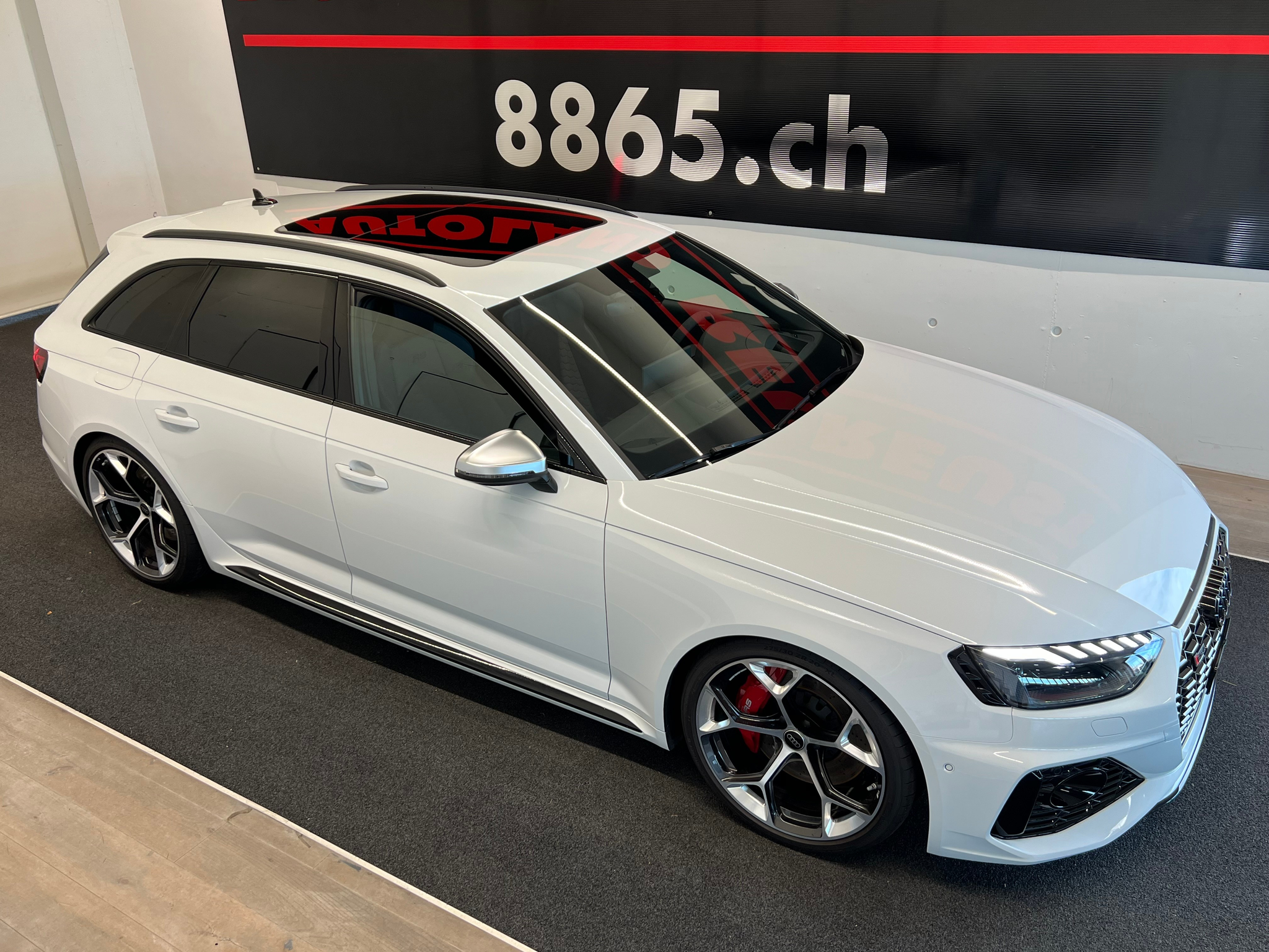 listing desktop thumbnail image 4