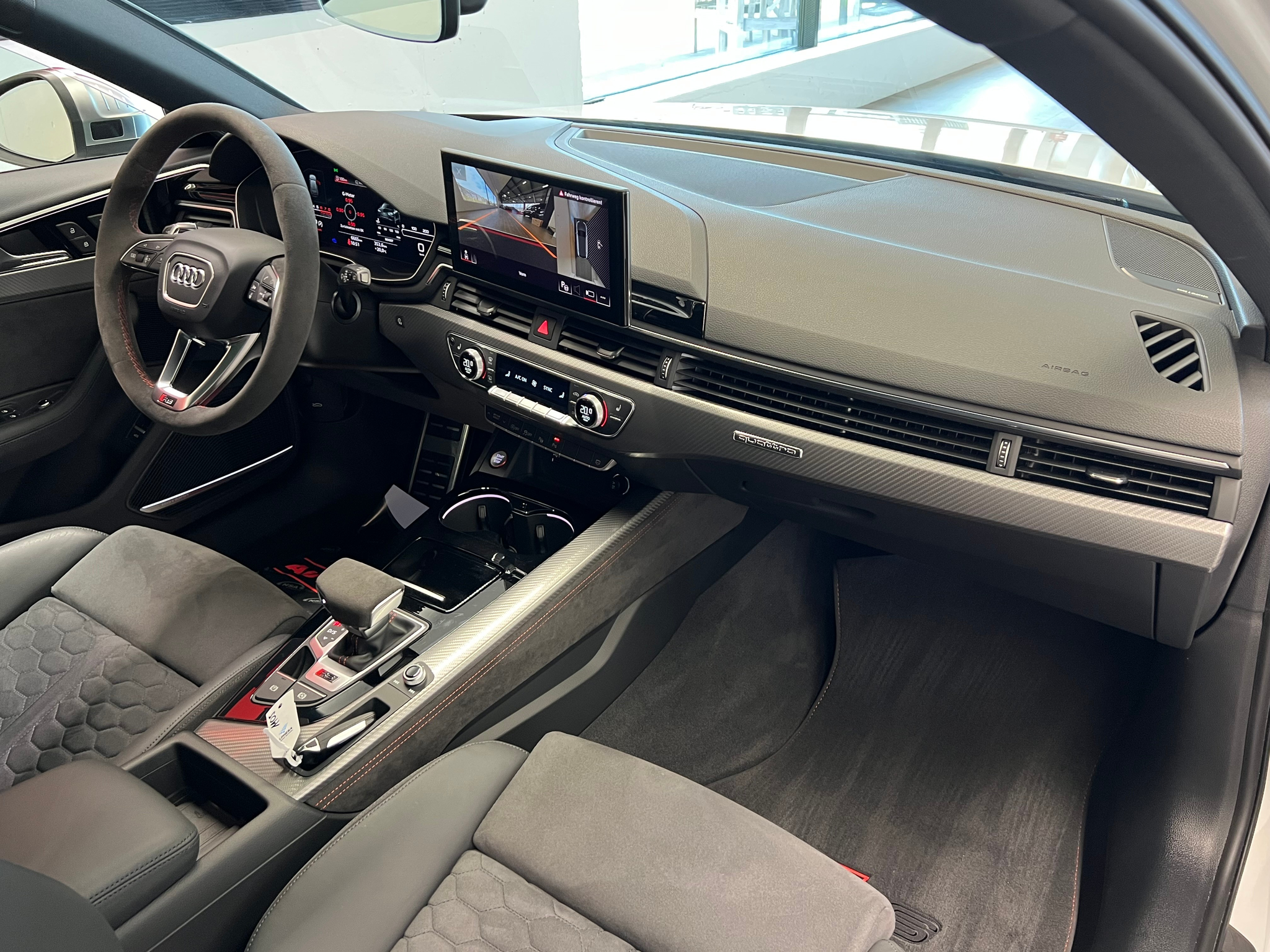 listing desktop thumbnail image 21