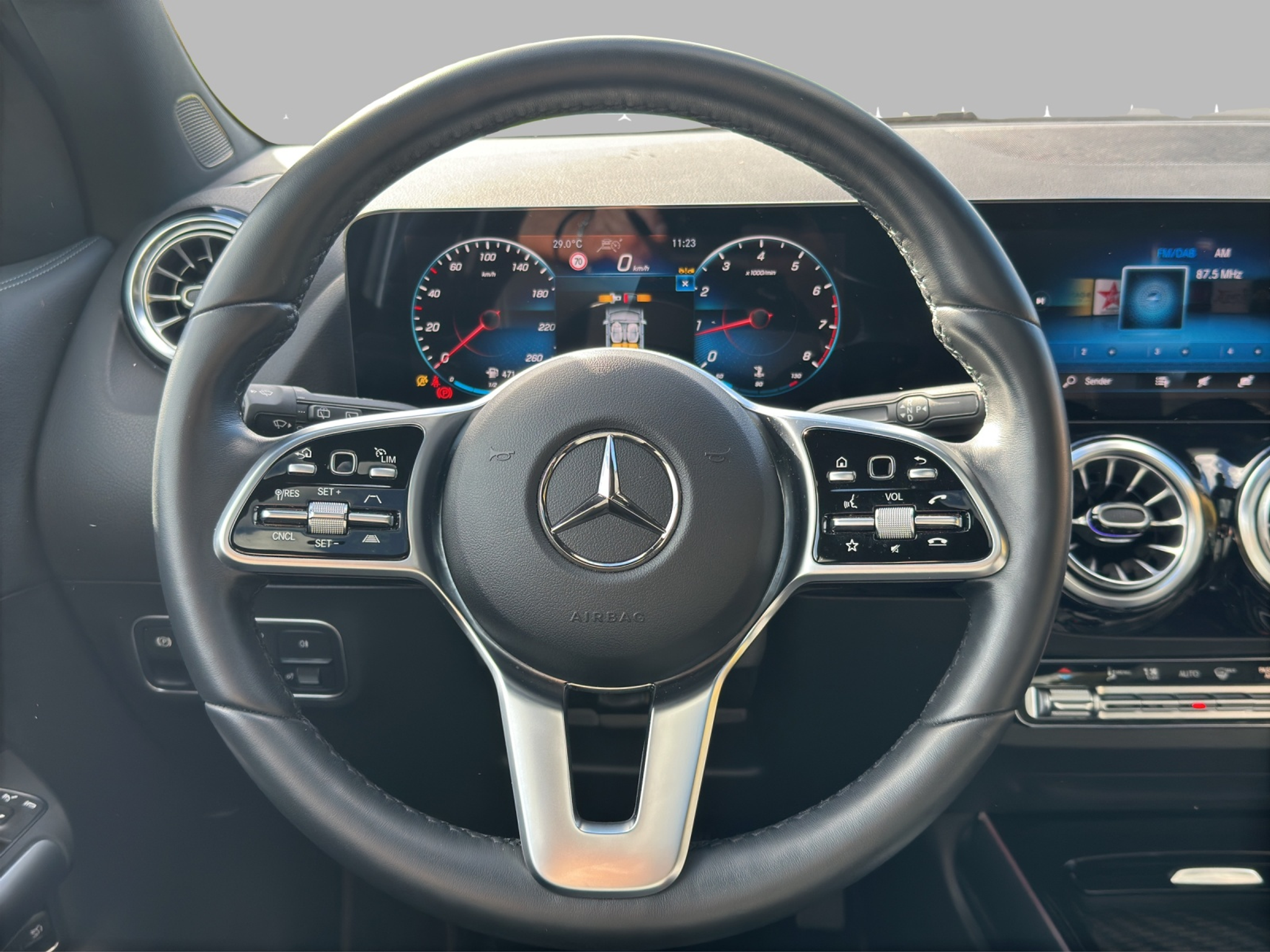 listing desktop thumbnail image 12