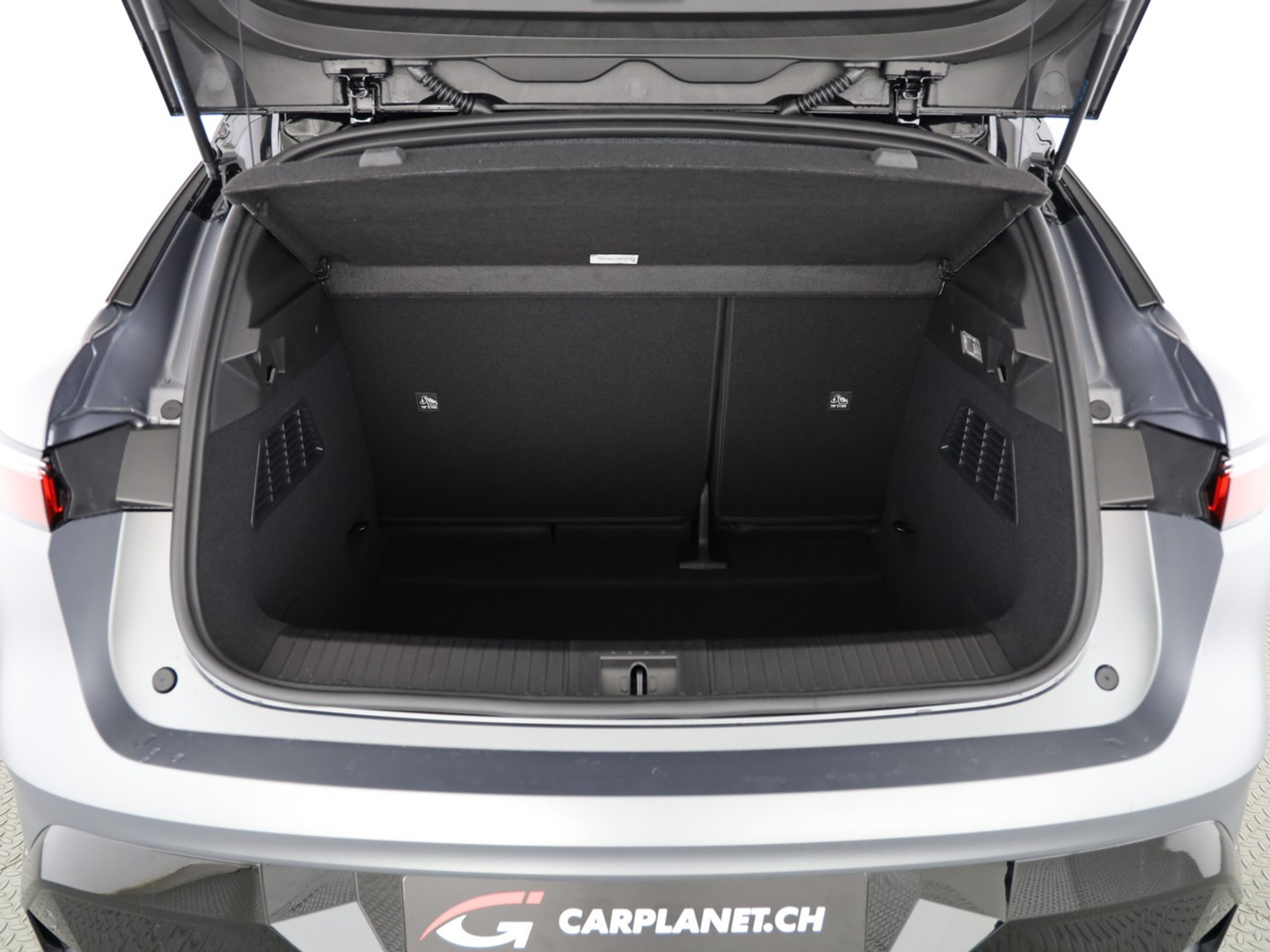 listing desktop thumbnail image 8