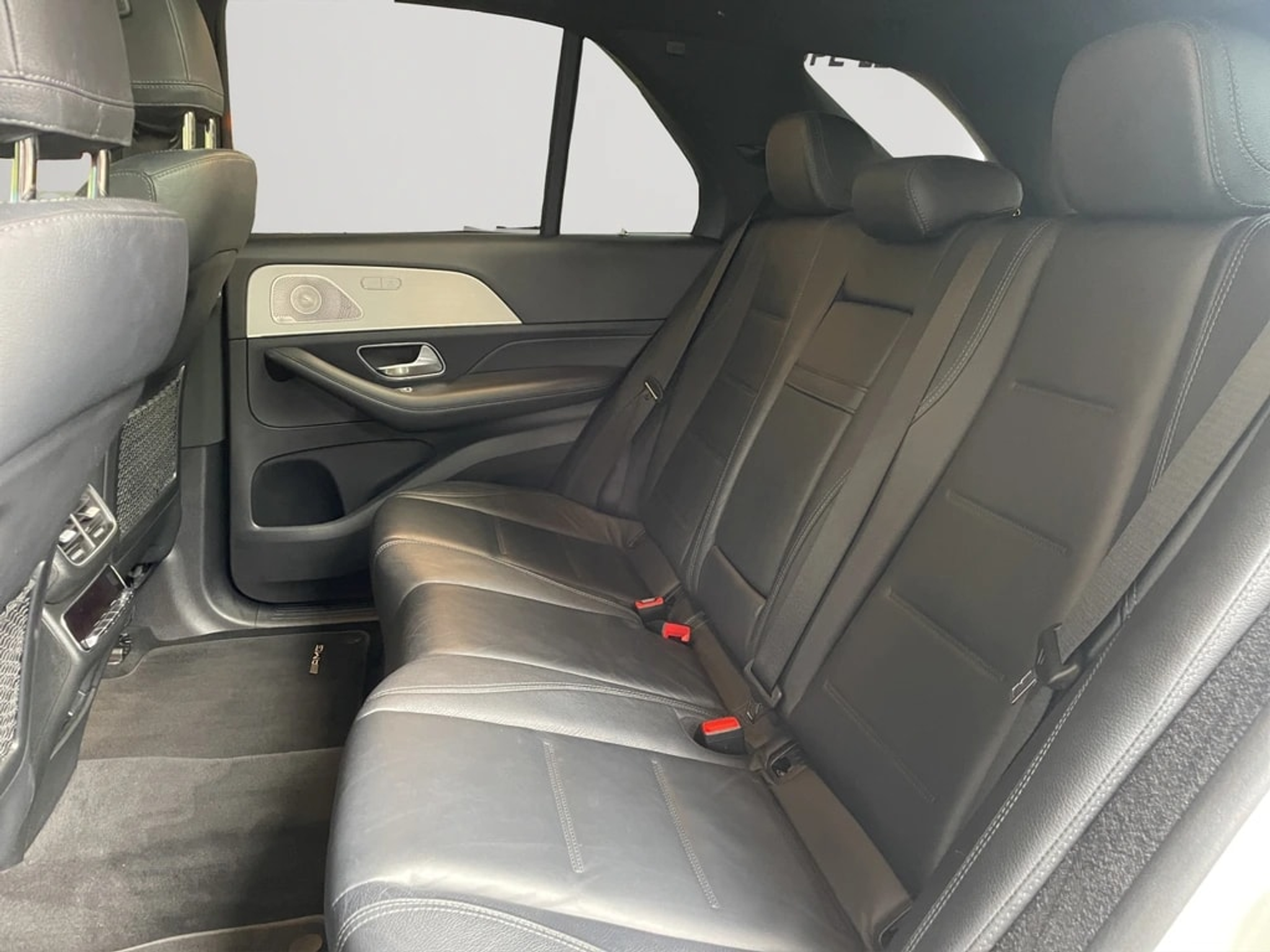 listing desktop thumbnail image 10