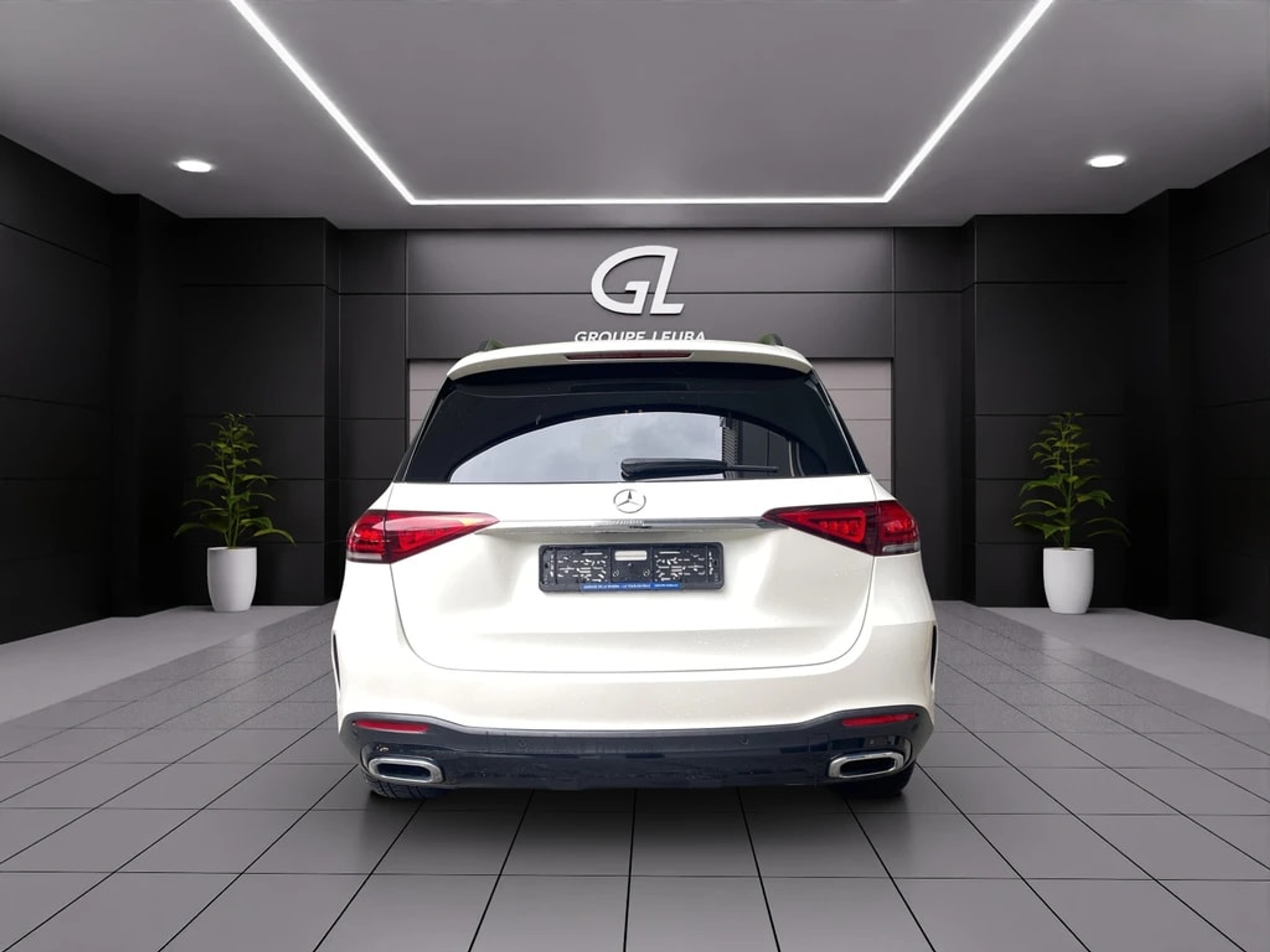 listing desktop thumbnail image 3