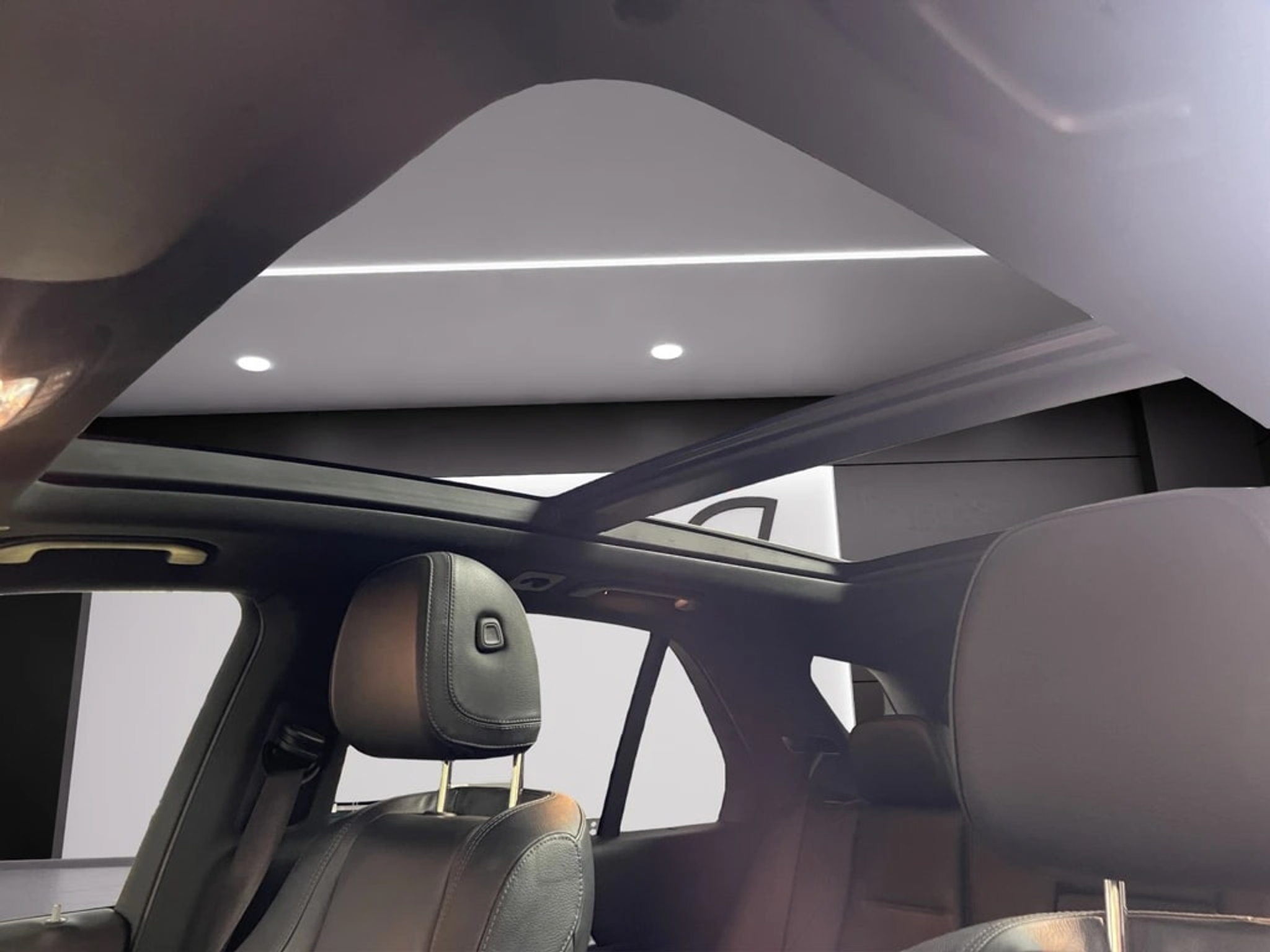 listing desktop thumbnail image 11